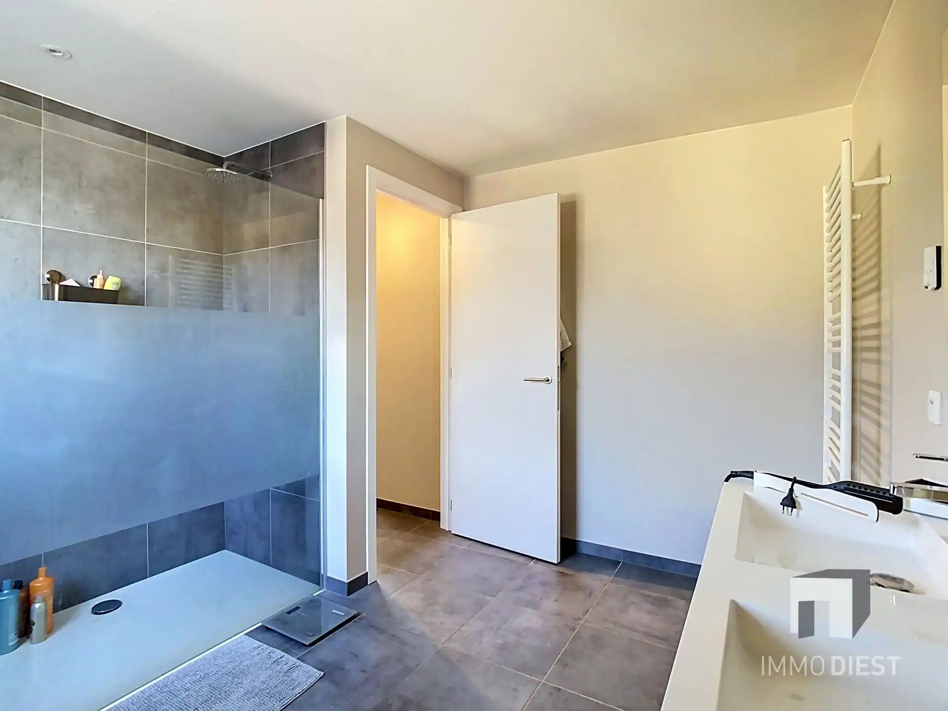 Een appartement waar comfort en ligging samenkomen. foto 8