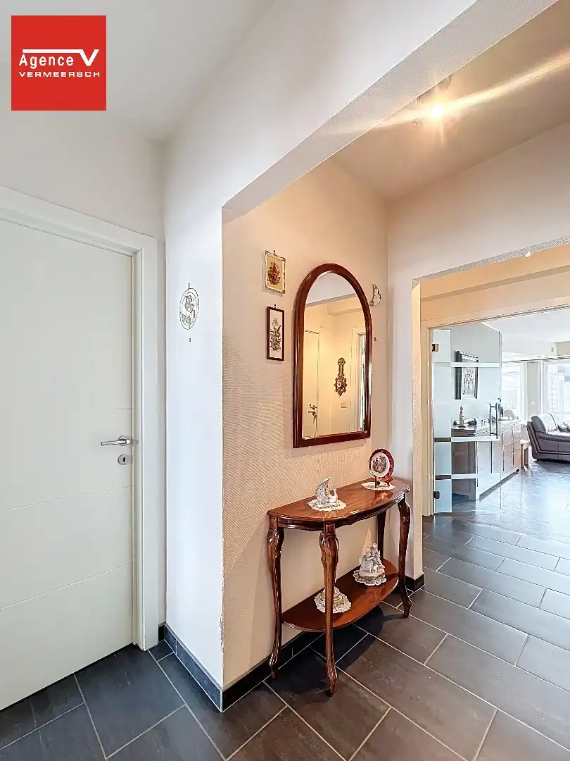 Lichtrijk en centraal gelegen 2-slkr appartement met lateraal parkzicht!  foto 13