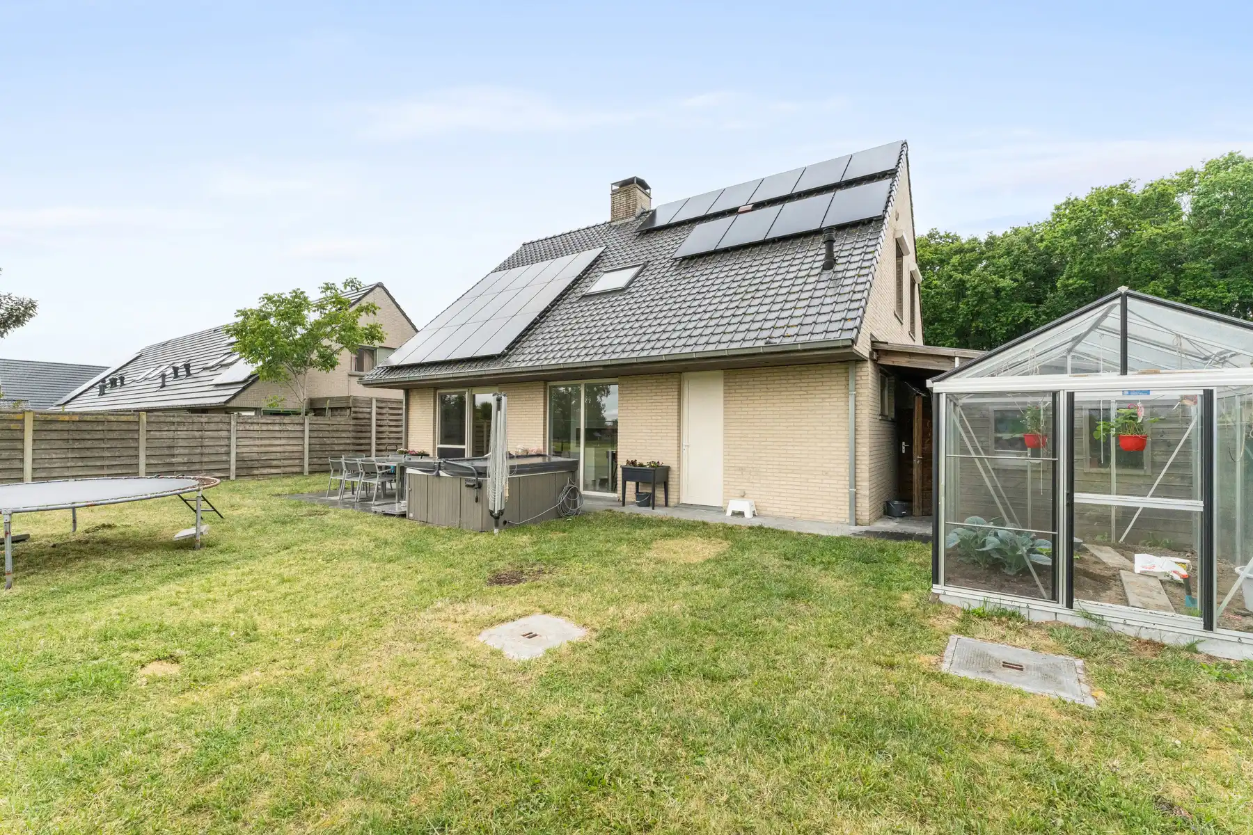 Recente vrijstaande woning met landelijk zicht foto 22