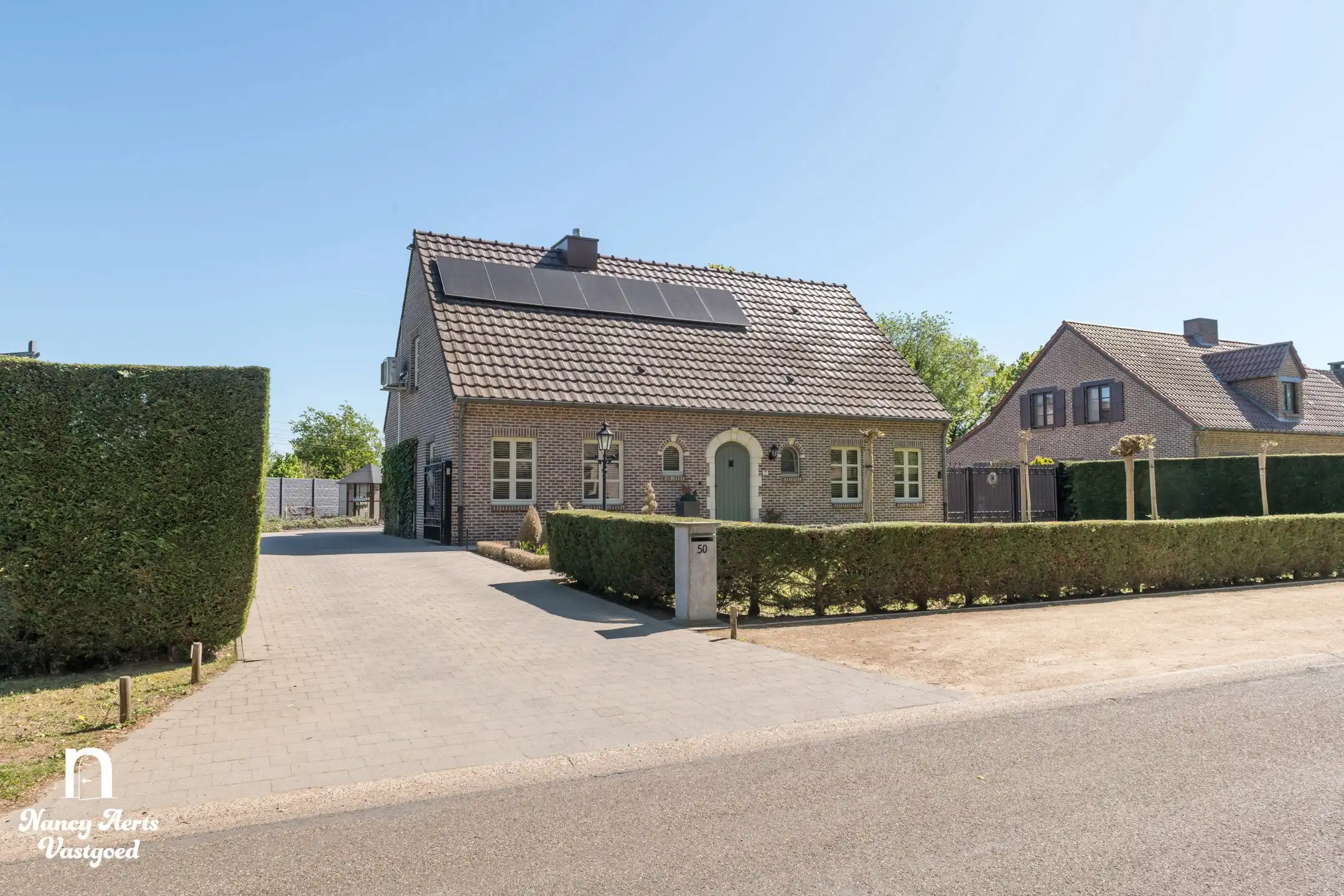 Karaktervolle, instapklare woning met extra woonmogelijkheid foto 2