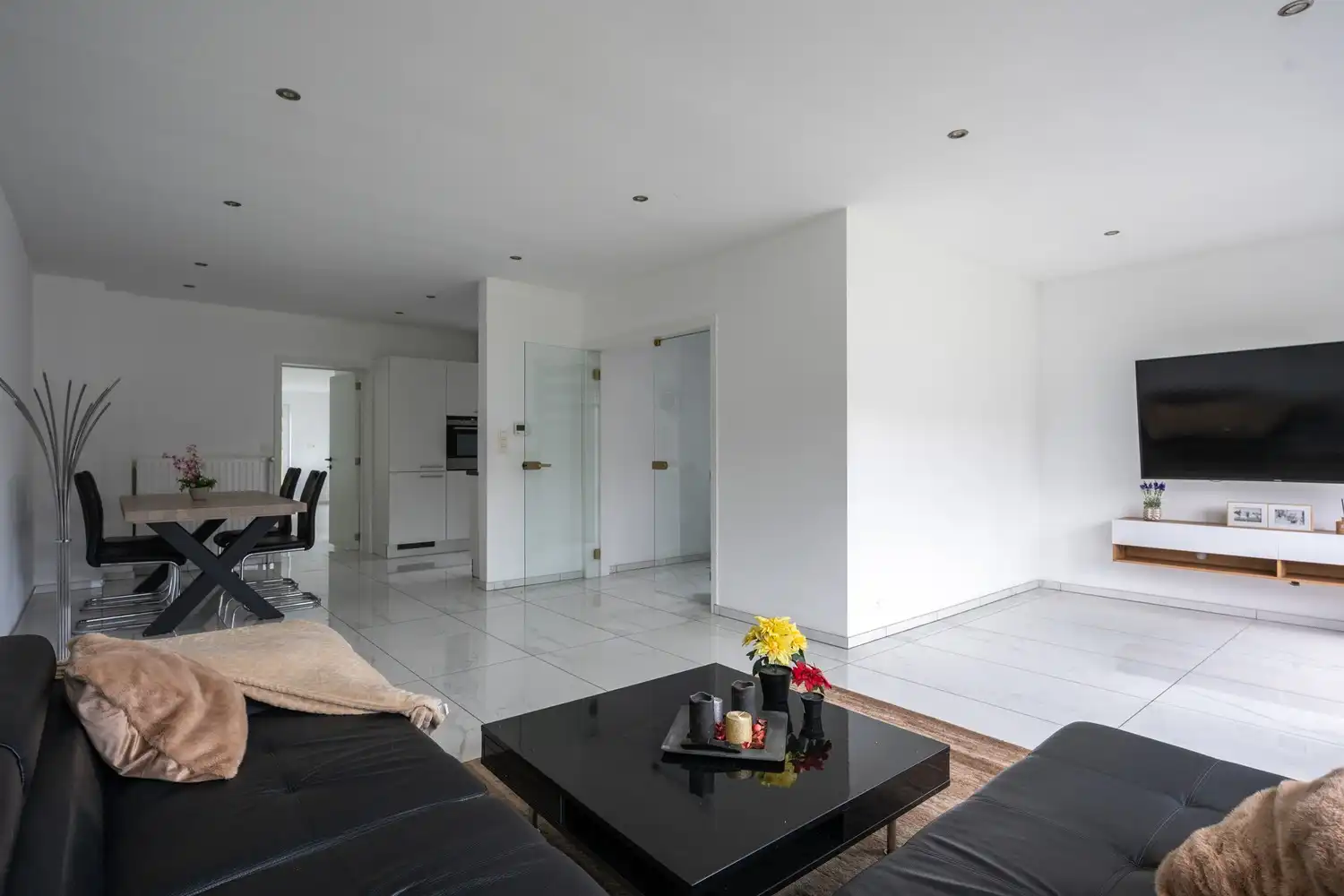 Gerenoveerde woning met 3 slpkrs te Putte foto 2