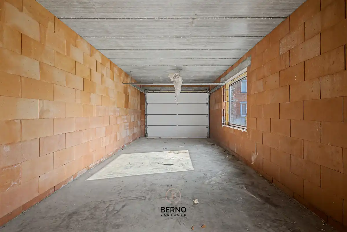 Ruime nieuwbouwwoning met mooie tuin en grote garage foto 7