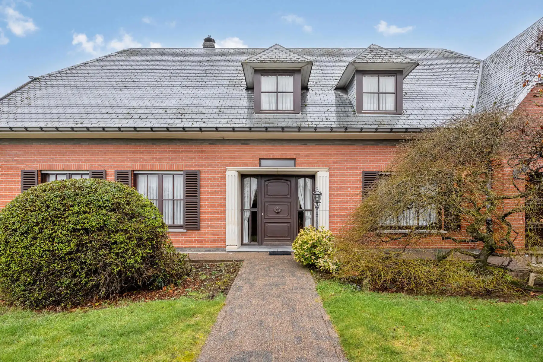 Hoofdfoto van de publicatie: Residentieel gelegen karakterwoning met 4 slaapkamers