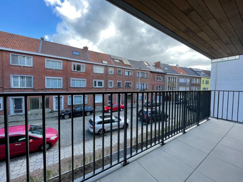 Leuk recent appartement met terras – nabij de Bourgoyen foto 2