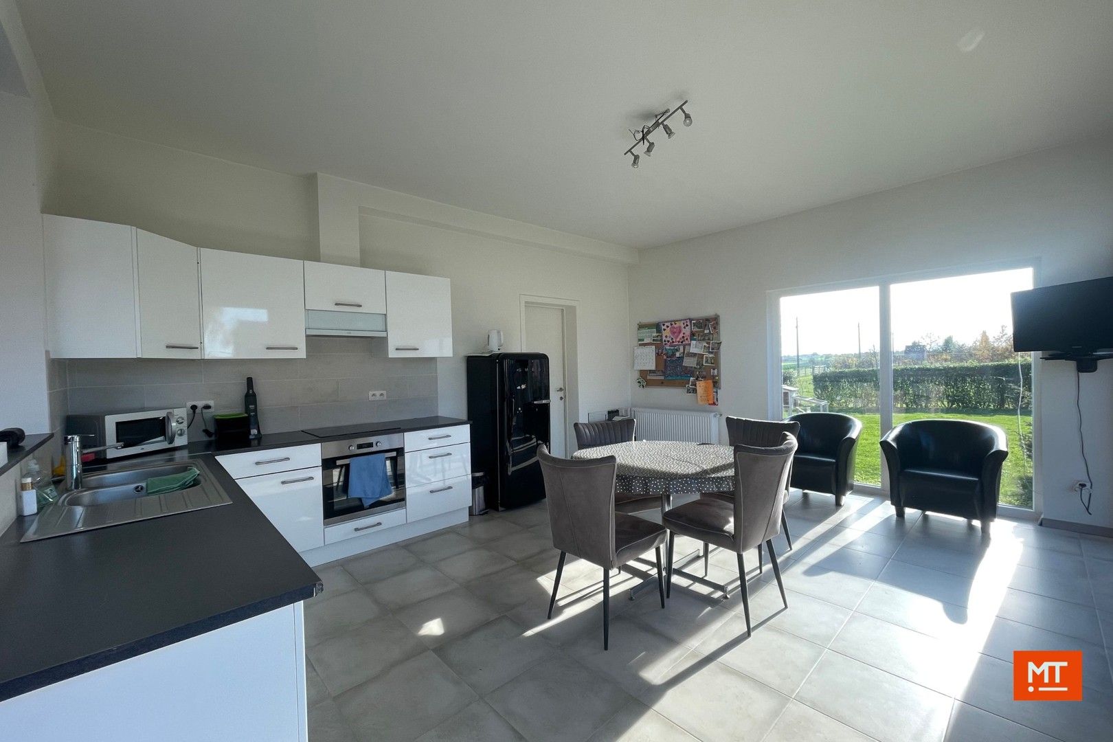 Alleenstaande woning te huur met 3 slaapkamers foto 5