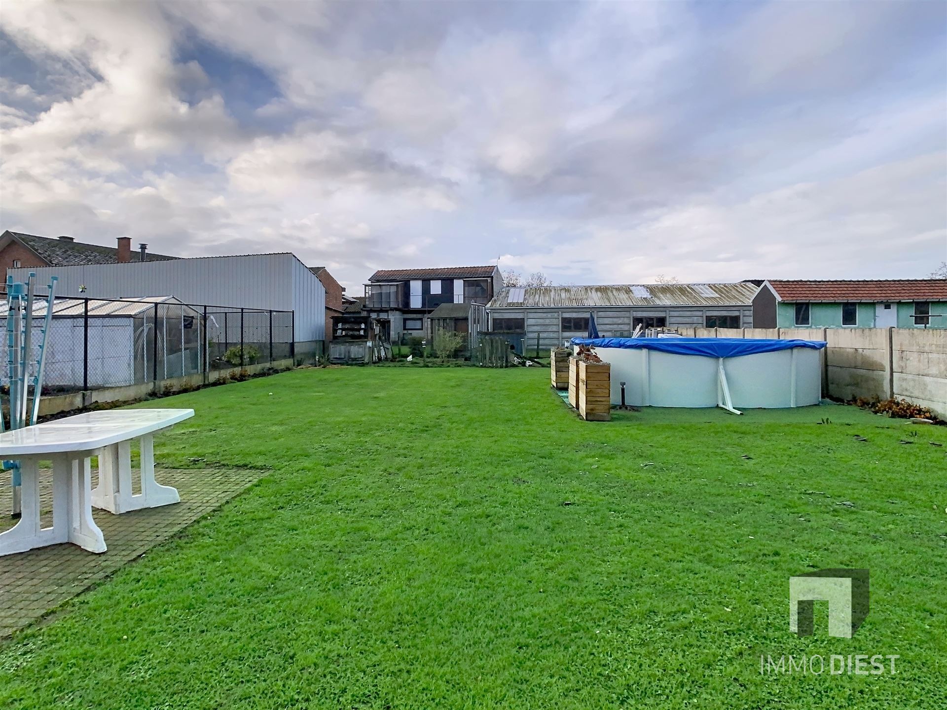 Volledig gerenoveerde halfopen bebouwing op 8a foto 32