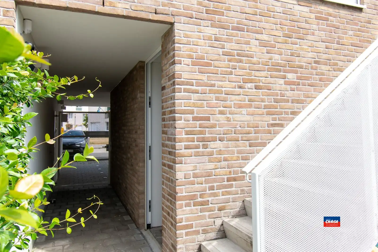 Nieuwbouw gezinswoning met 3 slaapkamers, oprit en tuin! foto 4