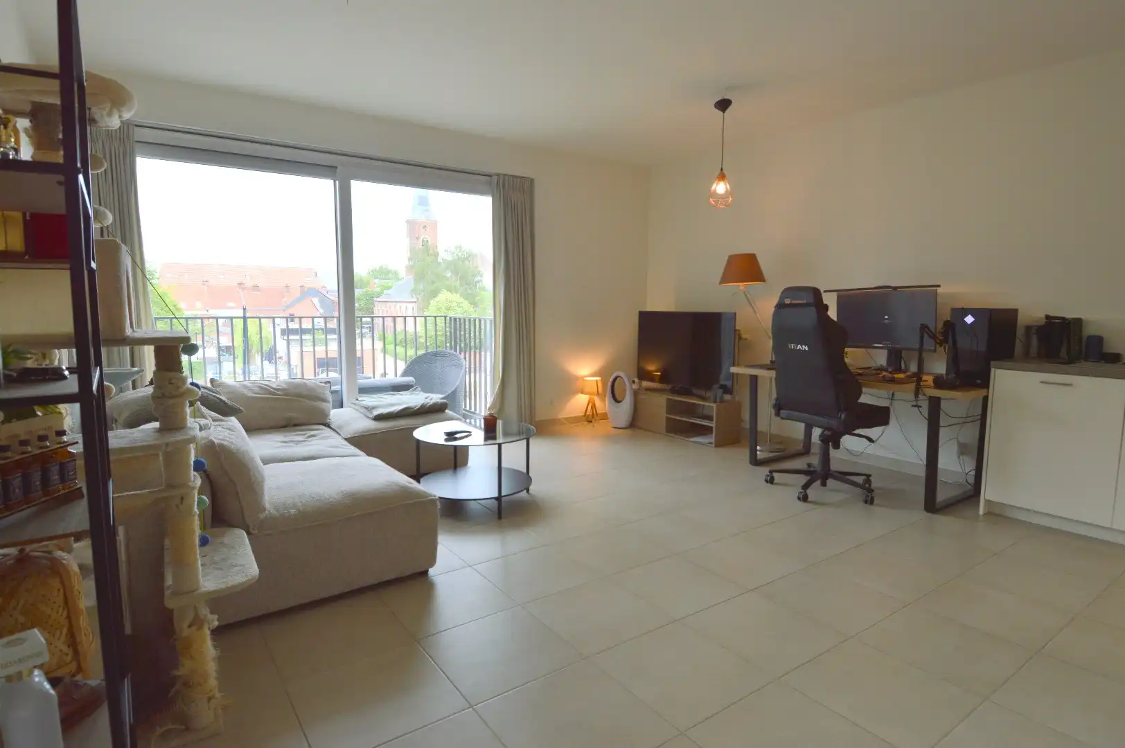Instapklaar 2 slaapkamer appartement in het centrum foto 2