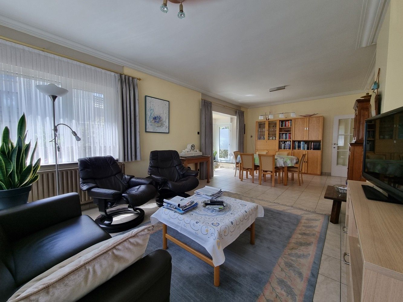 Zeer ruime, instapklare woning met 4 slpks op een prachtig perceel van 16a33ca foto 6