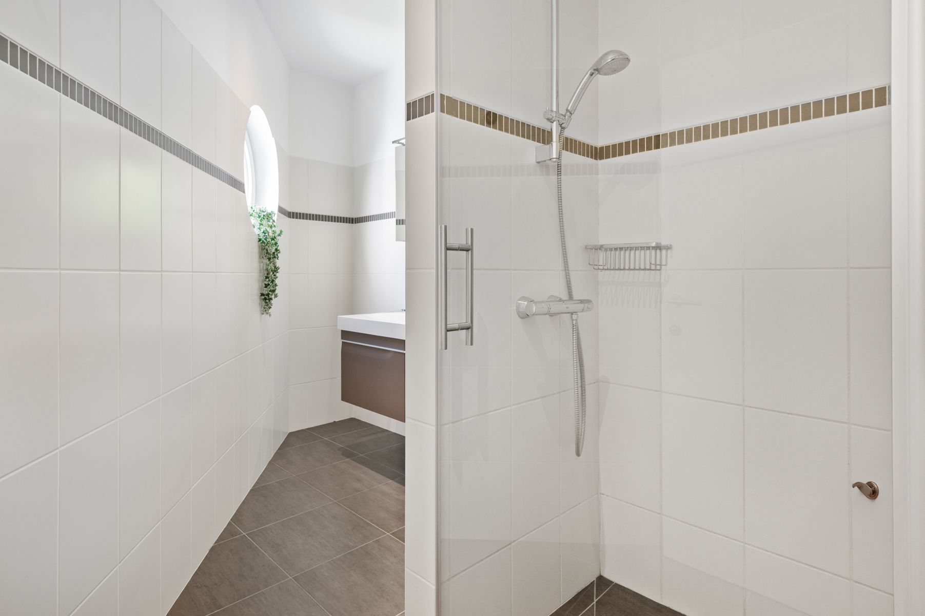 Moderne en energiezuinige villa op ca. 2.035 m². foto 23
