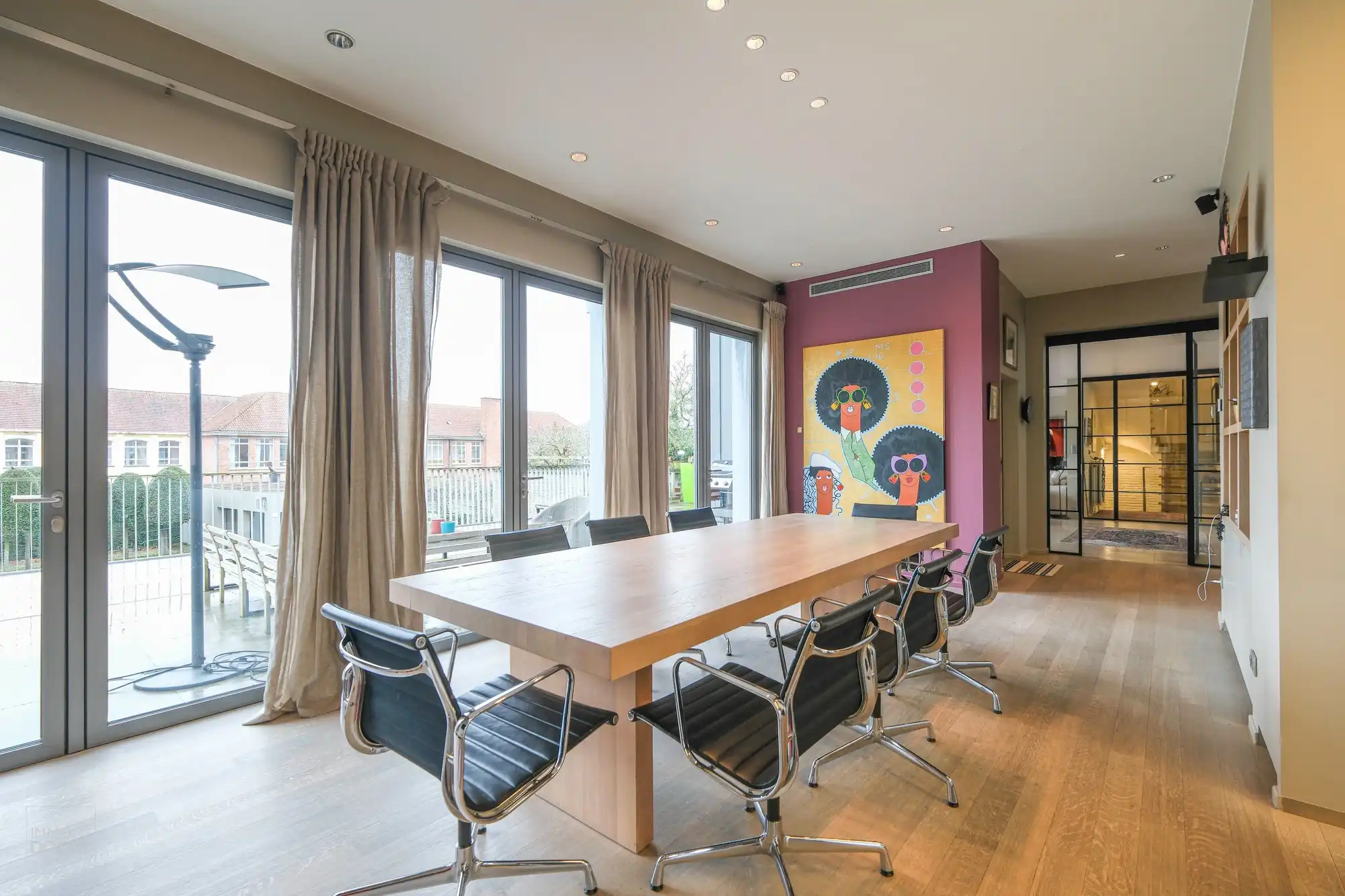 Heel ruime stadswoning met kantoren en tuin foto 13