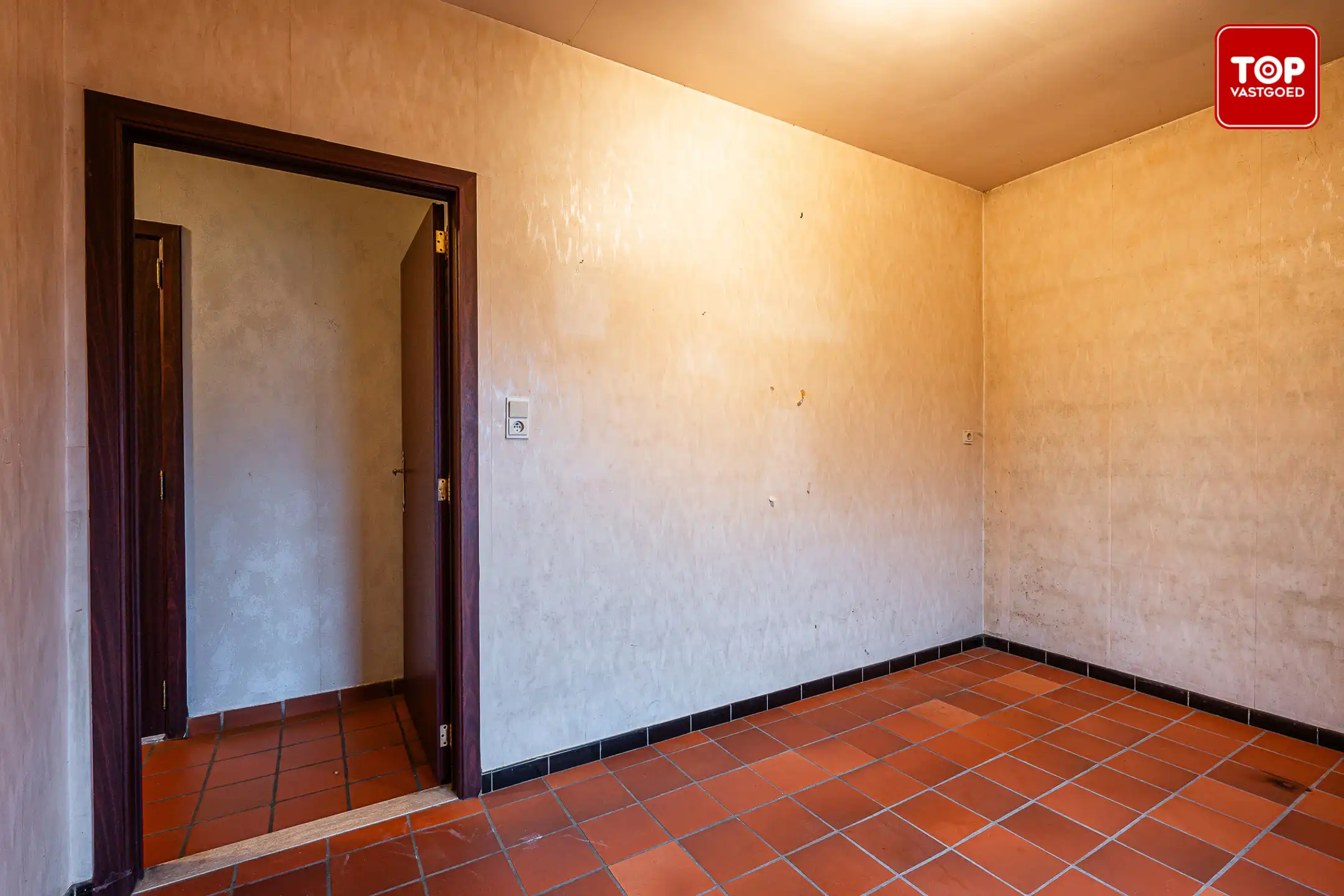 Ruime woning met veel potentieel in rustige wijk foto 12