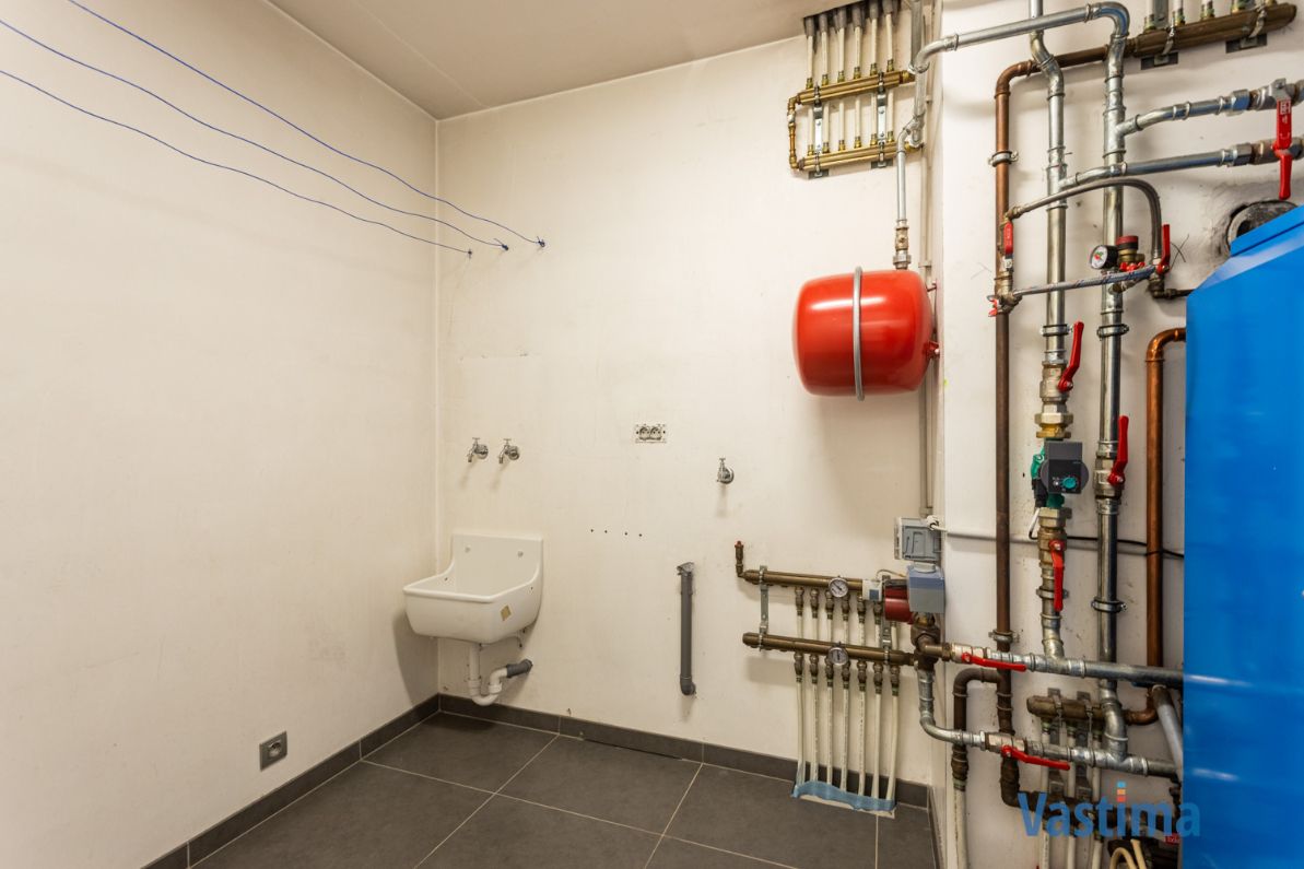Ruime instapklare gezinswoning met zonnige tuin en garage foto 14