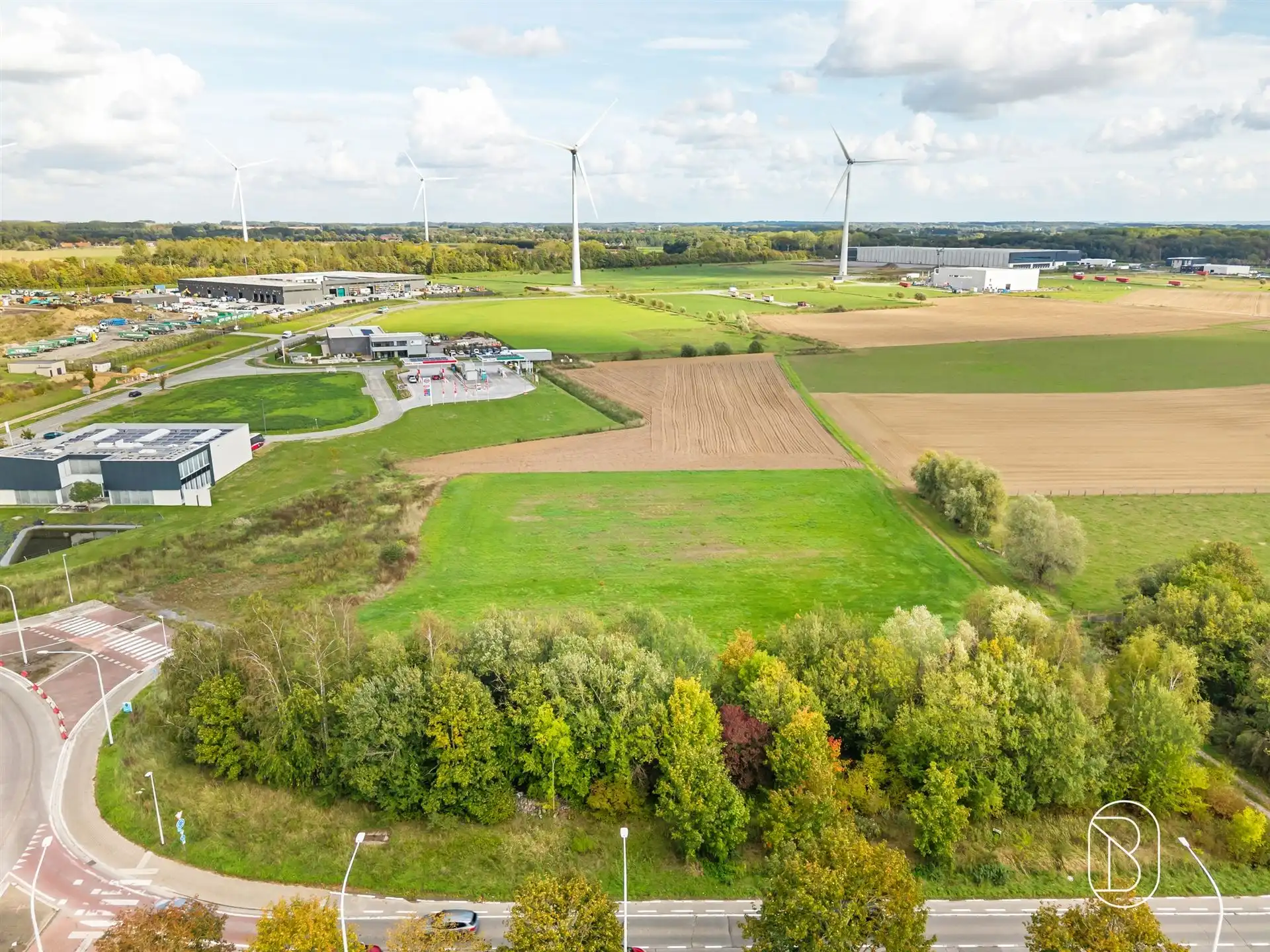  Industriegrond van 3.729 m² in Péruwelz foto 3
