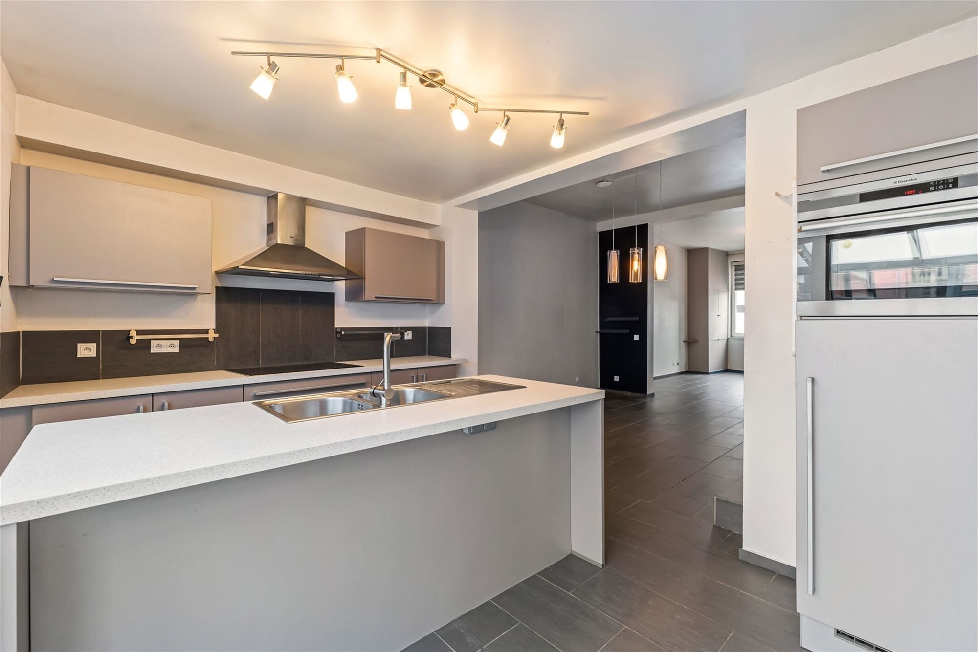 GERENOVEERDE ENERGIEZUINIGE WONING! foto 10