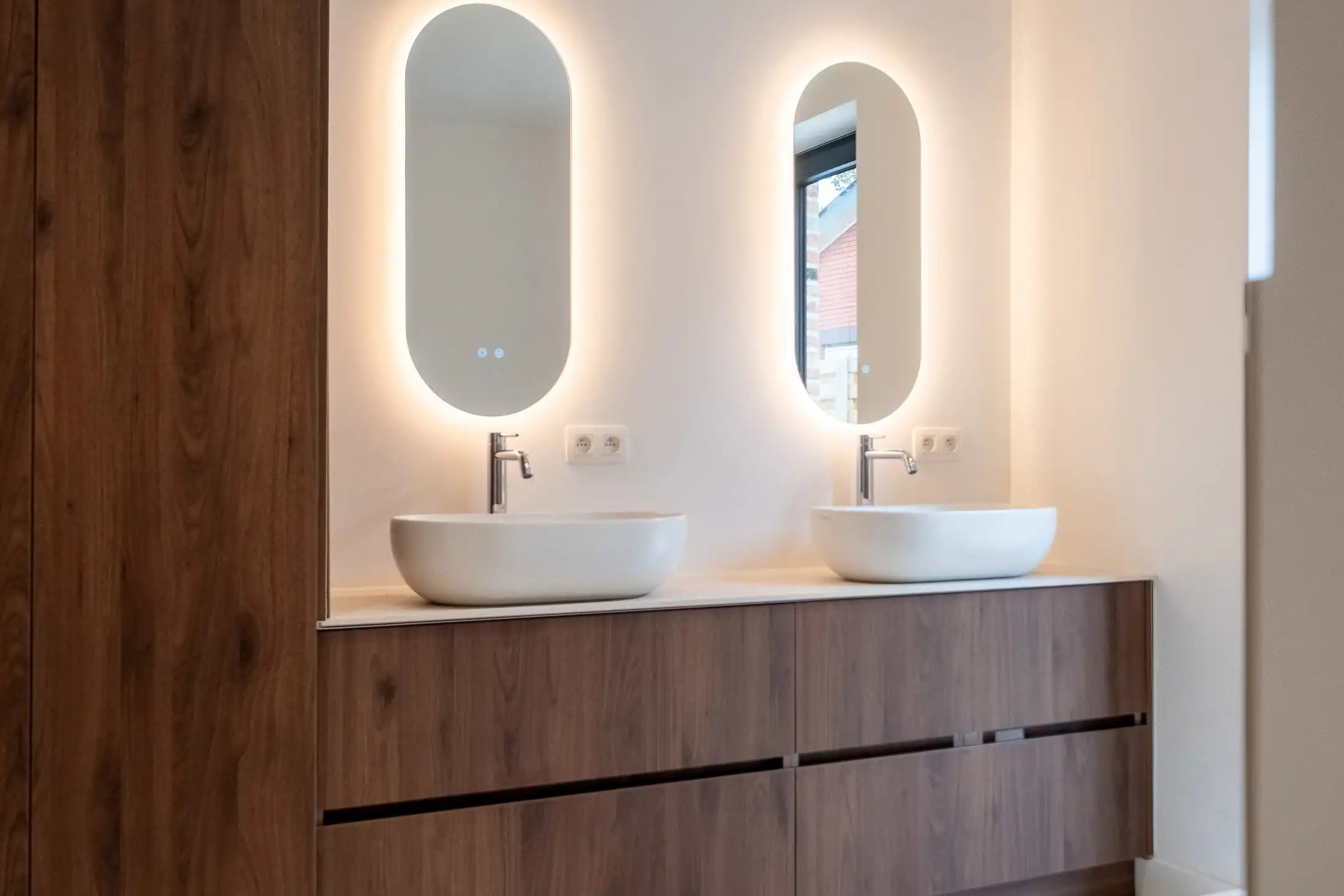 Hoogwaardig afgewerkte vernieuwbouwwoning in rustig straatje foto 12