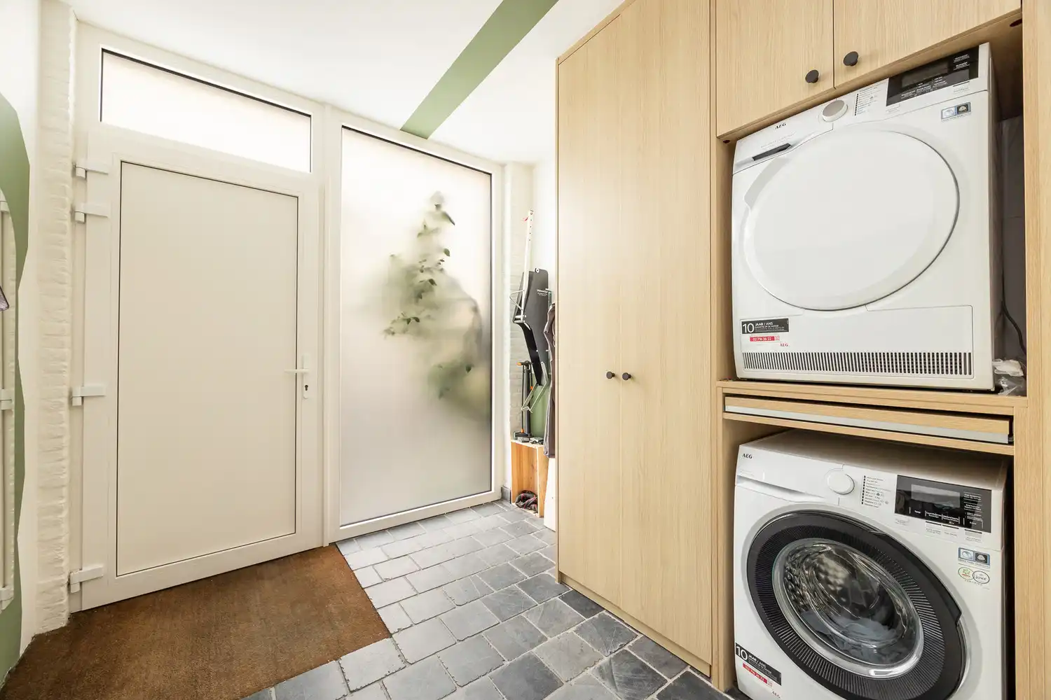 Volledig gerenoveerde en energiezuinige woning (175m² bew.opp.) met leuke buitenruimte nabij 't Groen Kwartier in Antwerpen foto 2