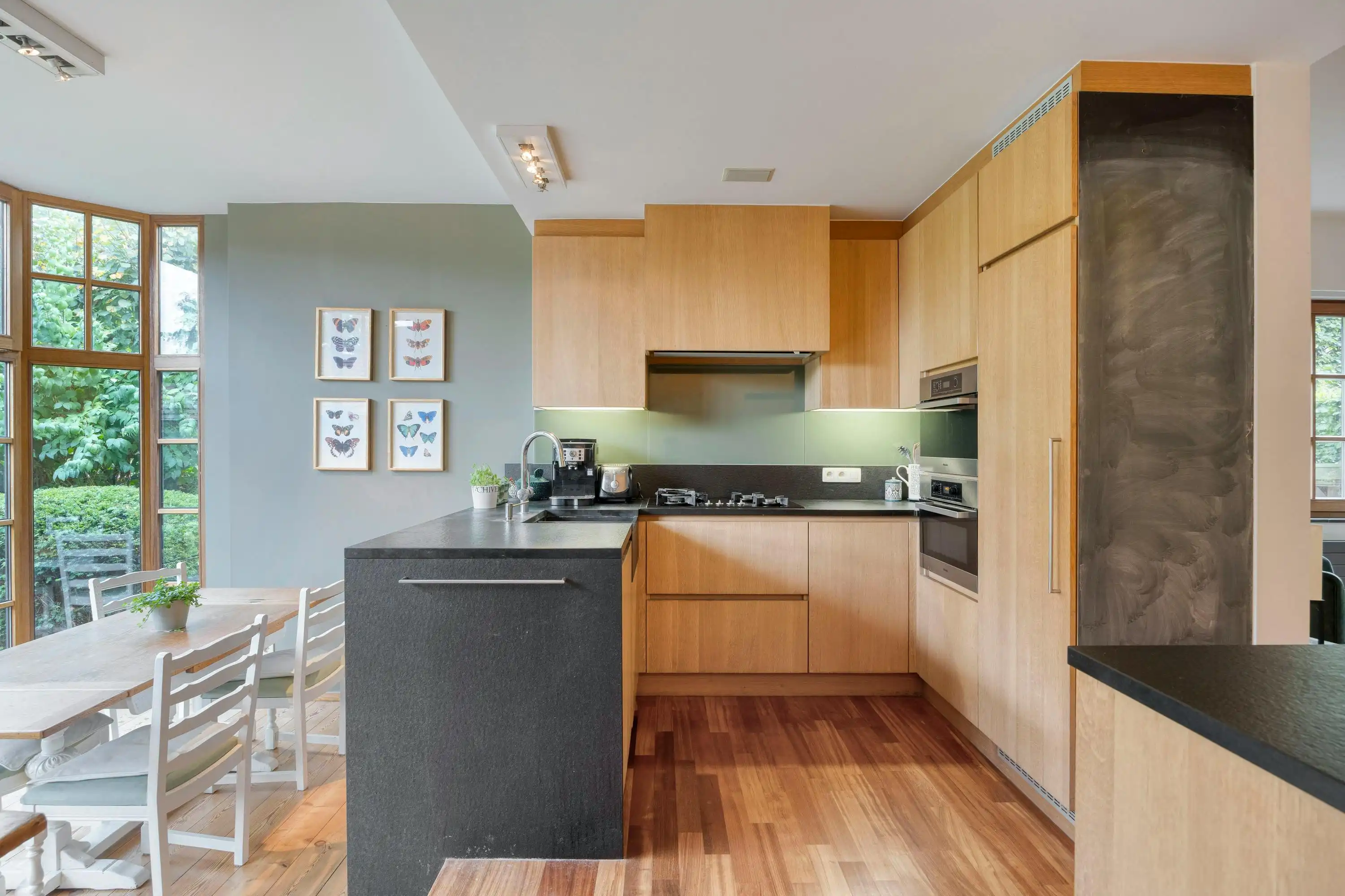 Huis met 4 slaapkamers te koop in Hoogboom/Kapellen! foto 4