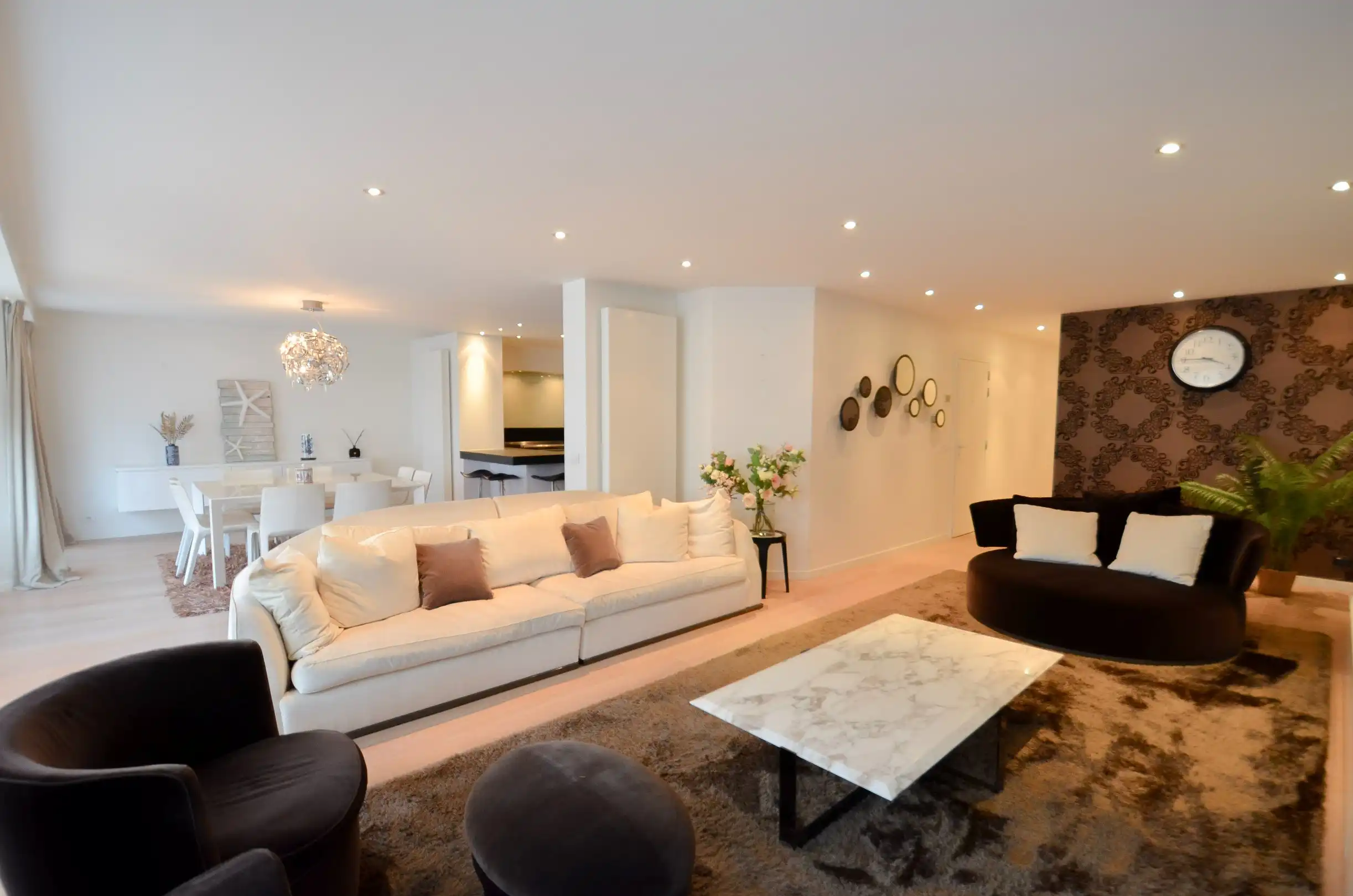 Topaanbieding – Uitzonderlijk ruim appartement in stijlvolle residentie. foto 16