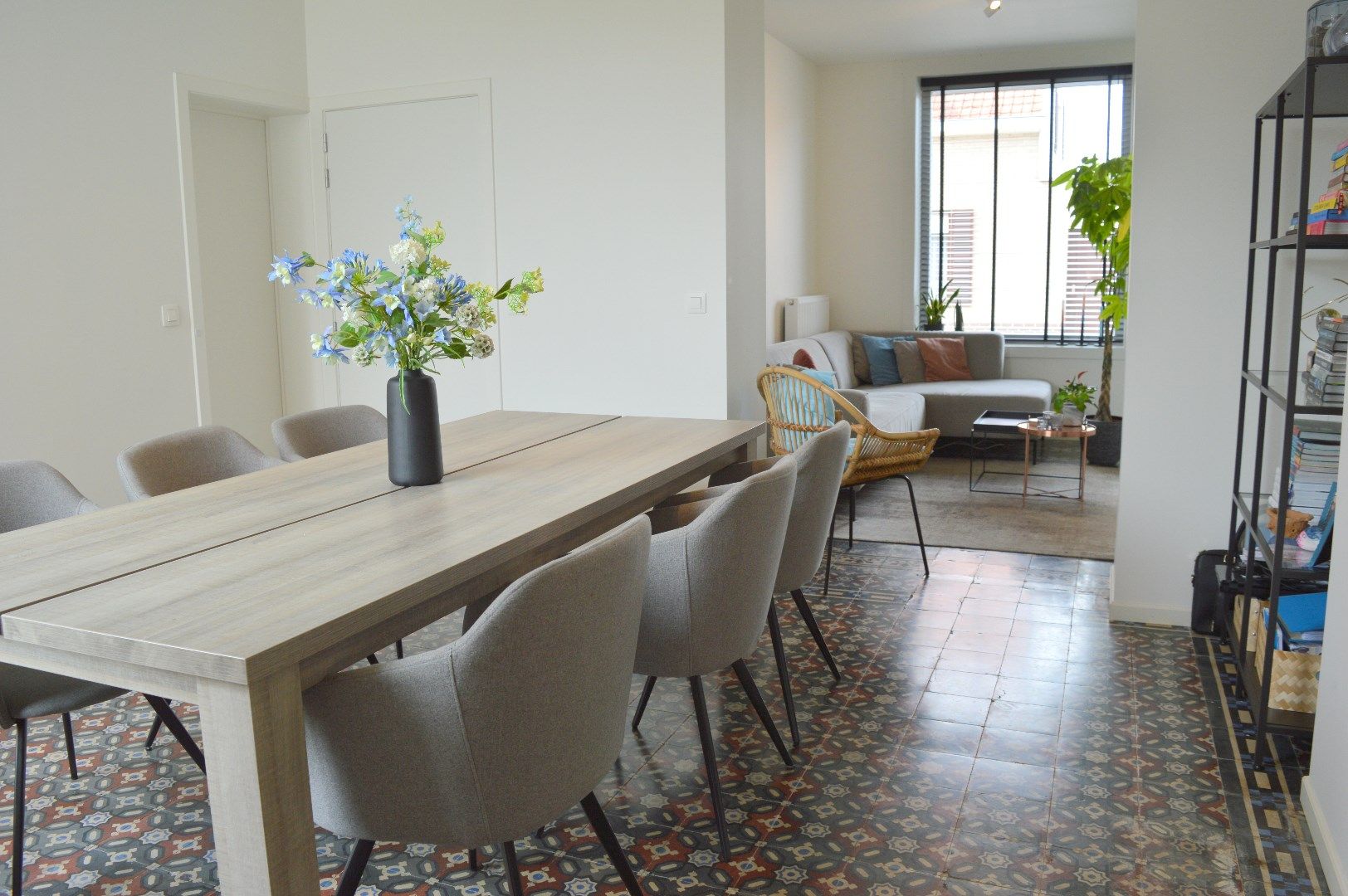 Mooie rijwoning met zonnige tuin op het zuidoosten in Heule met 3 slaapkamers foto 4
