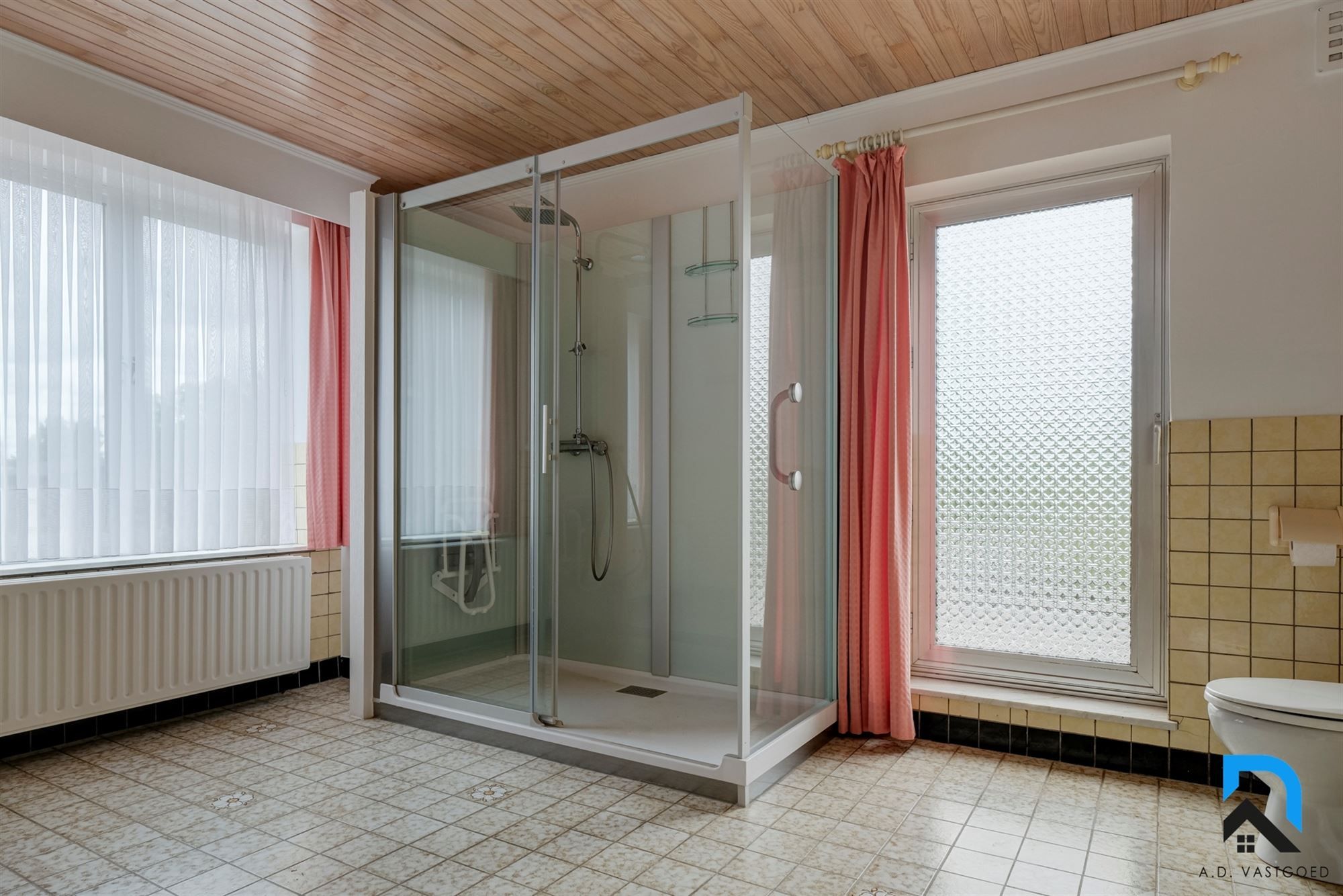 Ruime woning met 4 slaapkamers in het groen foto 25
