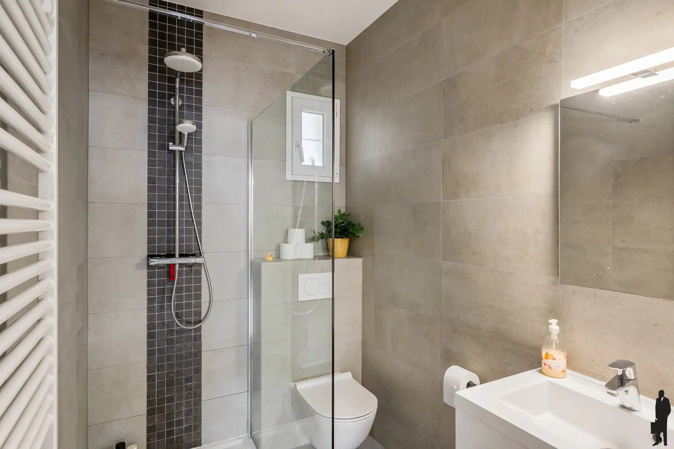 Instapklaar app. met terras nabij Centraal Station foto 7