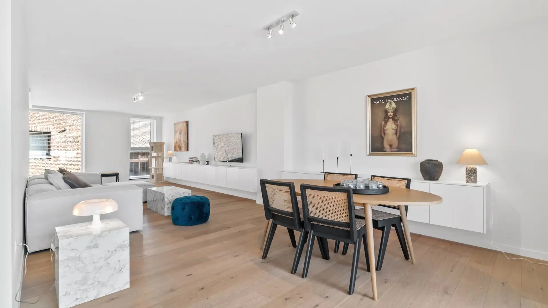 Exclusief appartement van 164,88 m2 met 2 terrassen in centrum Maaseik foto 2