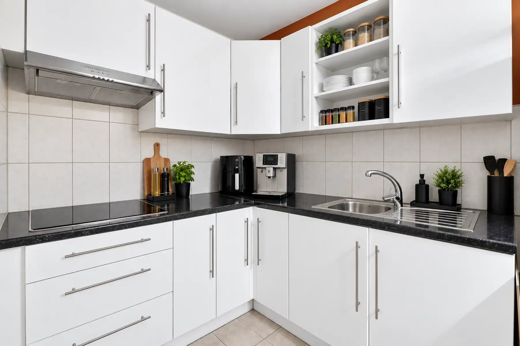 Instapklaar 1-slaapkamer appartement met terras en berging en garage. foto 8