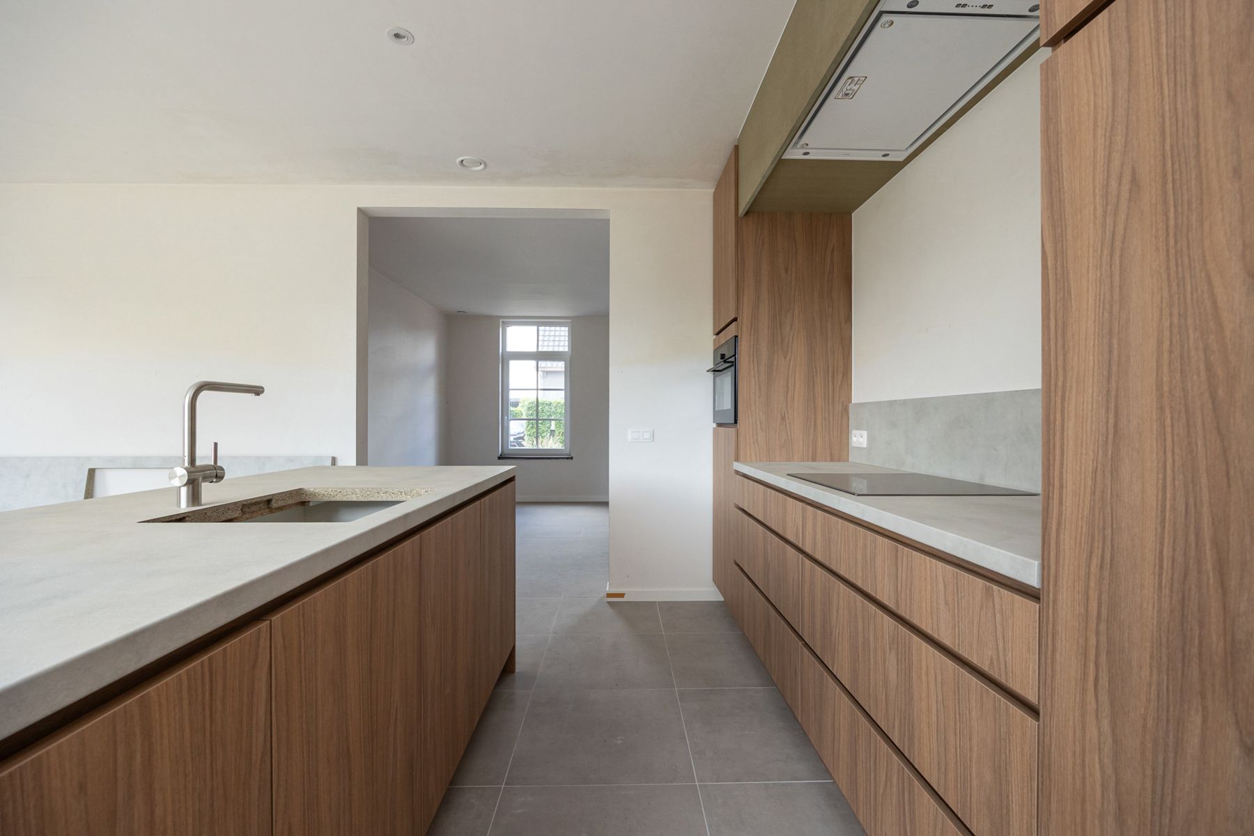 Ruime gezinswoning (ca 245 m²) met 3 slaapkamers op perceel van ca. 330 m². foto 7