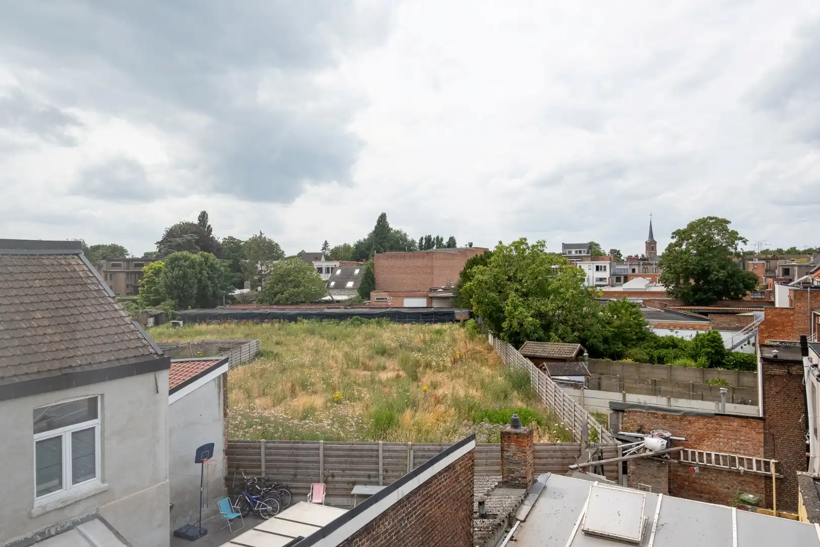 Ruime woning met 3 slaapkamers foto 26