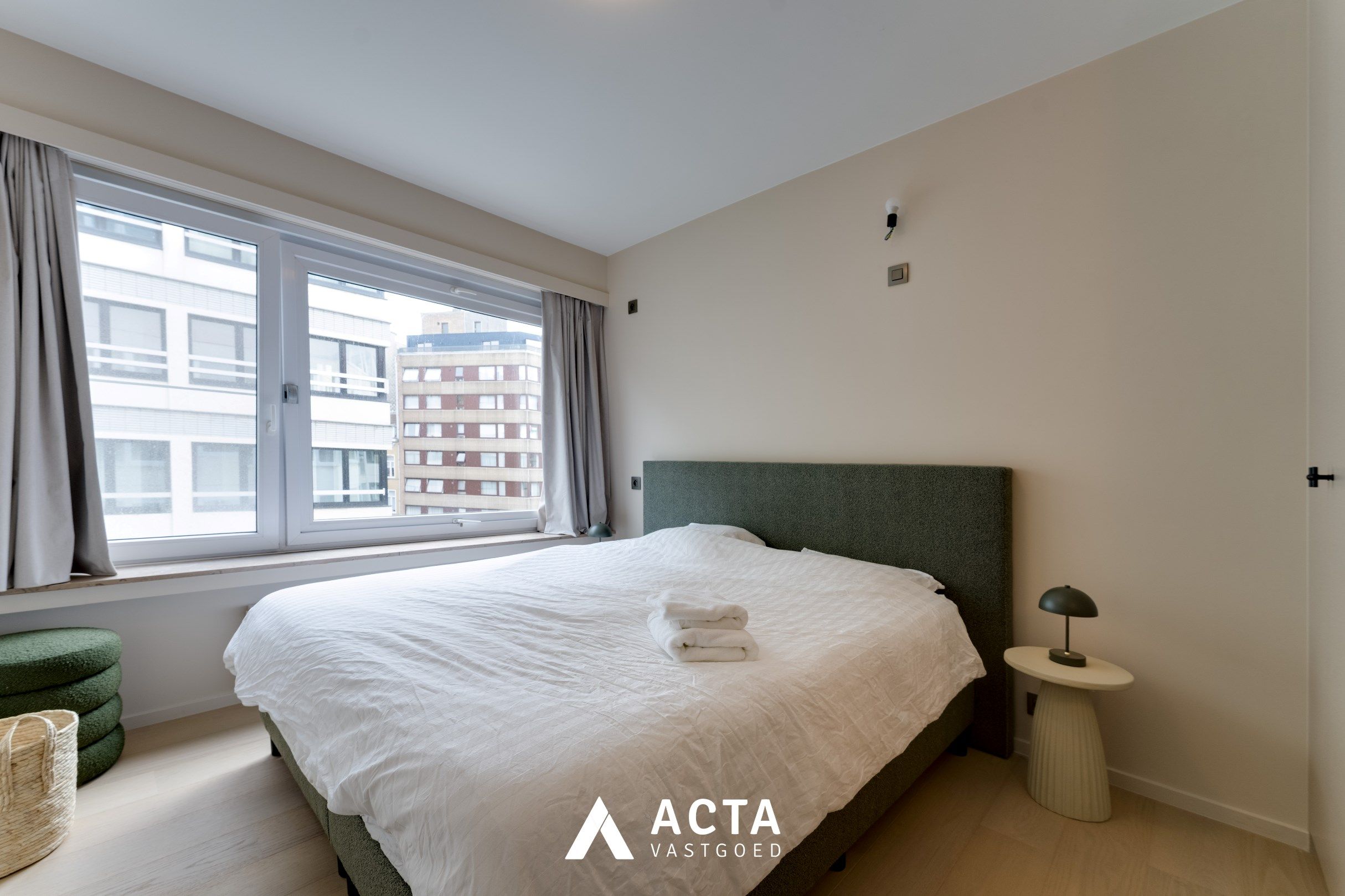 Subliem gerenoveerd appartement met twee slaapkamers op het Leopold I Plein foto 17