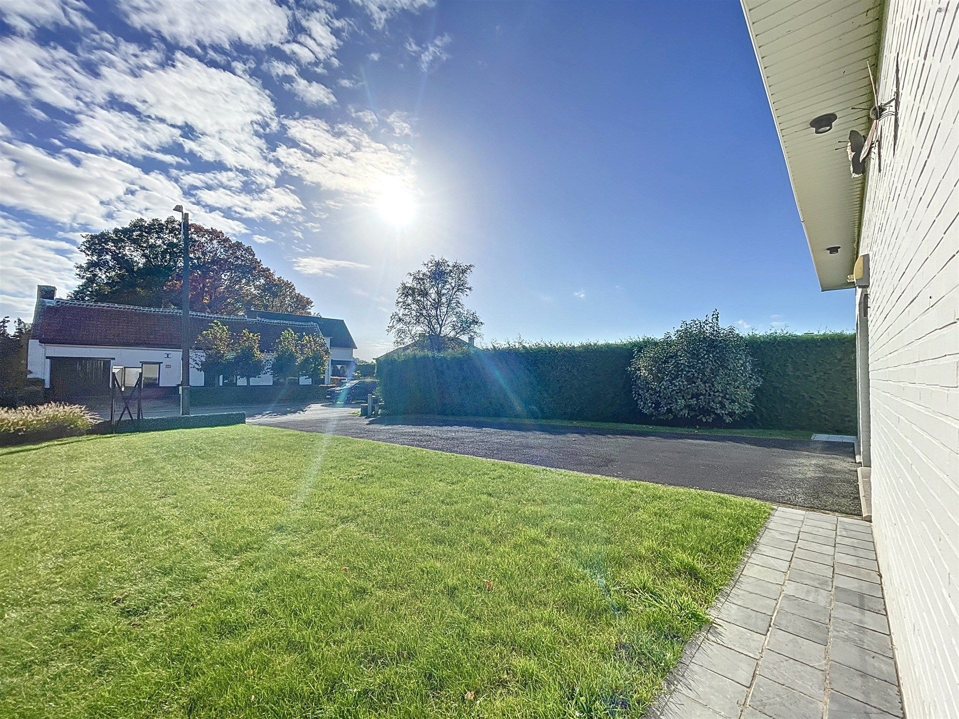 Charmante open bebouwing met drie slaapkamers op prachtig perceel van 1044 m²  foto 16