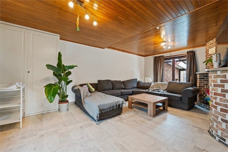 CHARMANTE GEZINSWONING OP EEN RUIM PERCEEL IN BUVINGEN foto 10