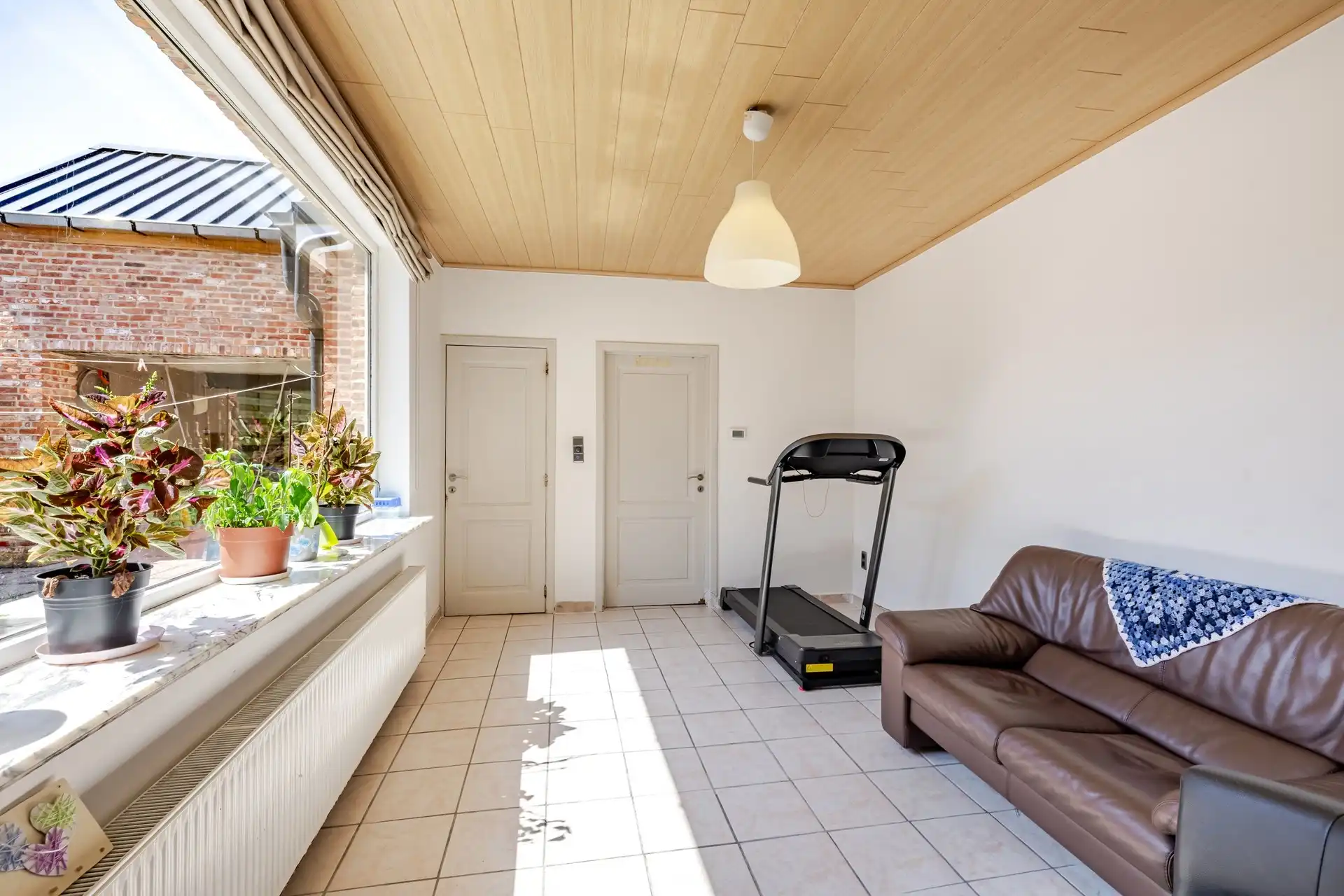 Ruime gezinswoning met grote tuin in Burst foto 9