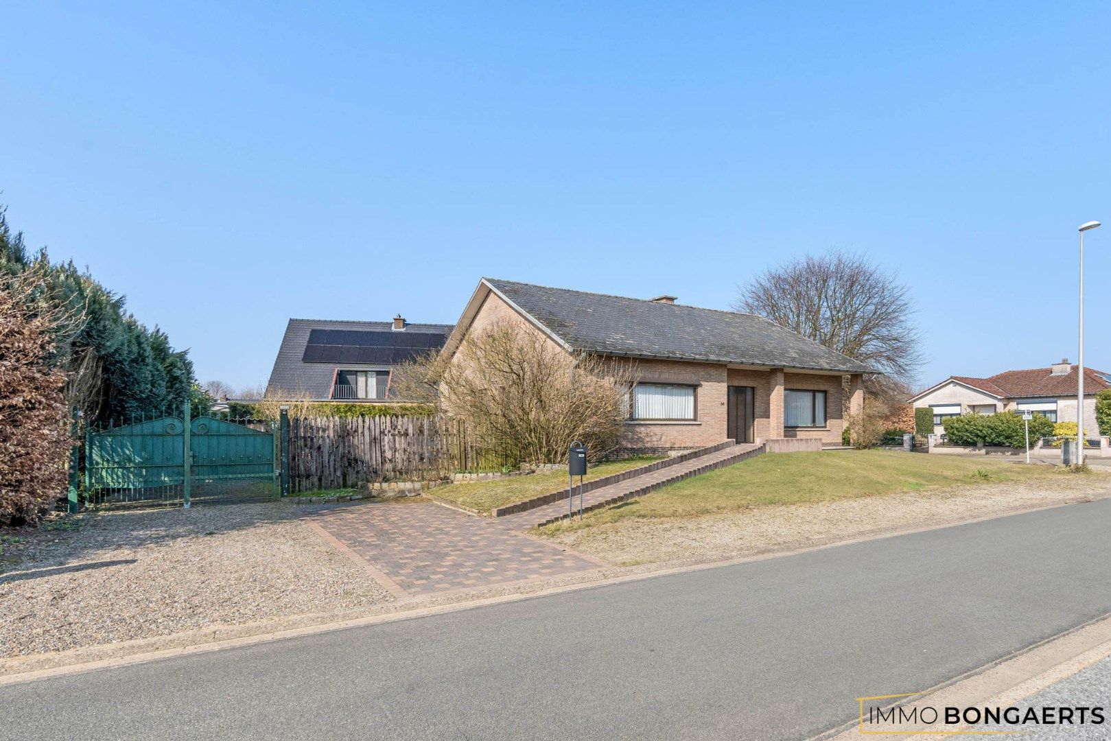 Ruime woning met drie slaapkamers foto 26
