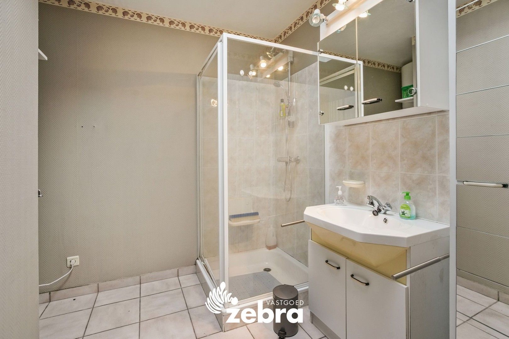 Ruime gezinswoning met 4 slaapkamers, tuin en garage in hartje Tielt foto 11