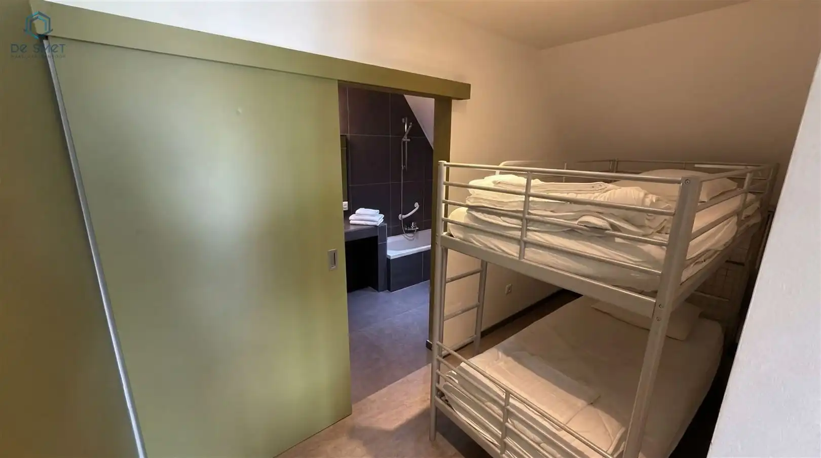 Exclusief domein te koop Instapklare privéwoning met erkende 4-sterren vakantiewoning op toplocatie in Geraardsbergen foto 26