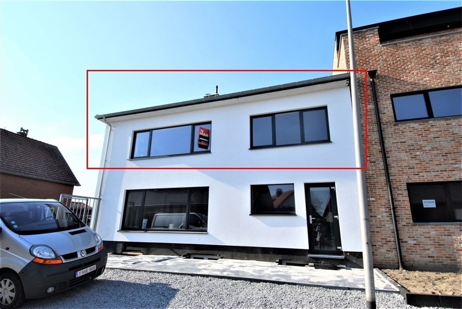 Gezellig appartement met 2 slaapkamers en ruim, zuid-gericht terras en garage, gelegen in het centrum van Kinrooi. foto 14
