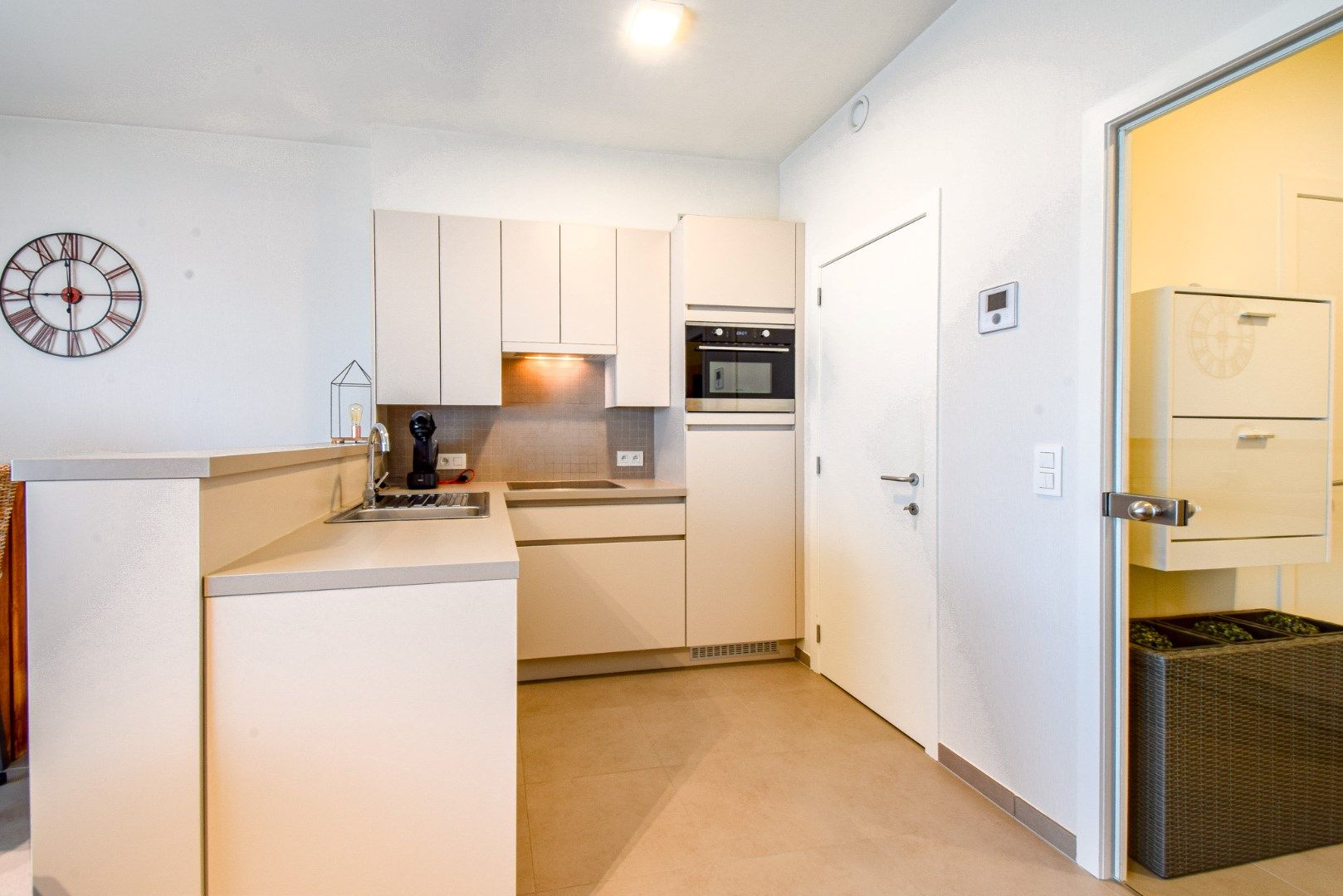 Instapklaar appartement op de zeedijk foto 4