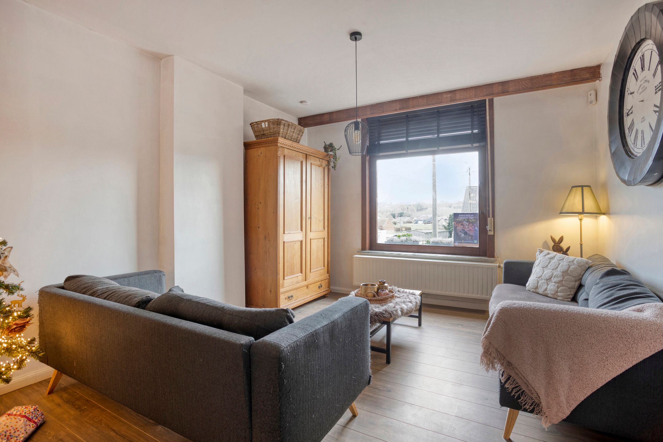 Authentieke woning met 5 slaapkamers op een ruim perceel foto 4