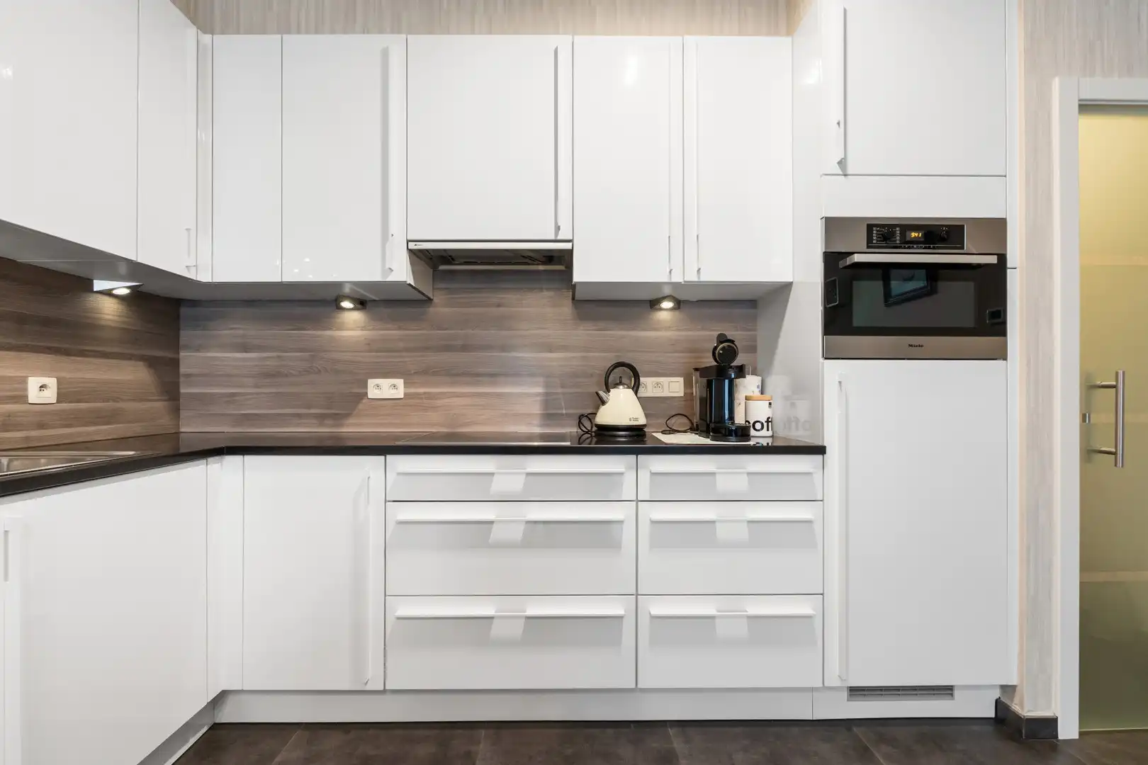 Instapklaar gelijkvloers appartement met ruim terras foto 8
