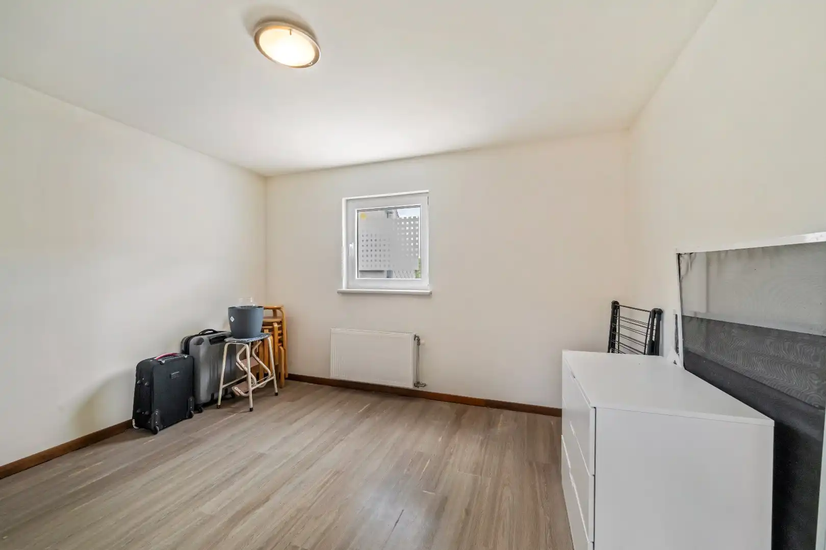 Instapklaar halfopen woonhuis foto 12