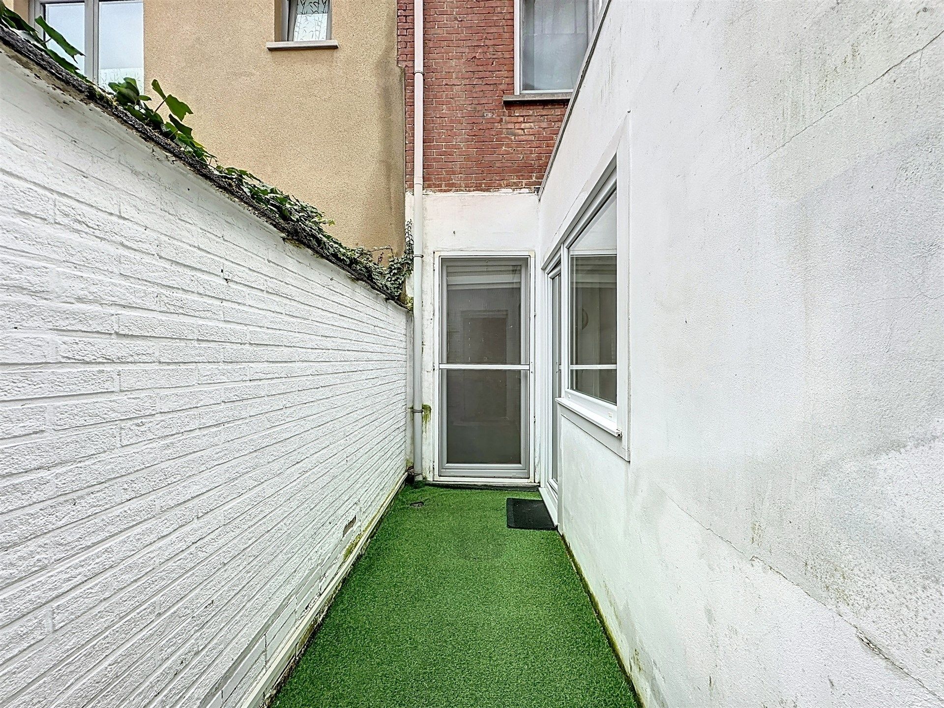 Instapklare woning met 4 slaapkamers in centrum Sint-Niklaas! foto 10