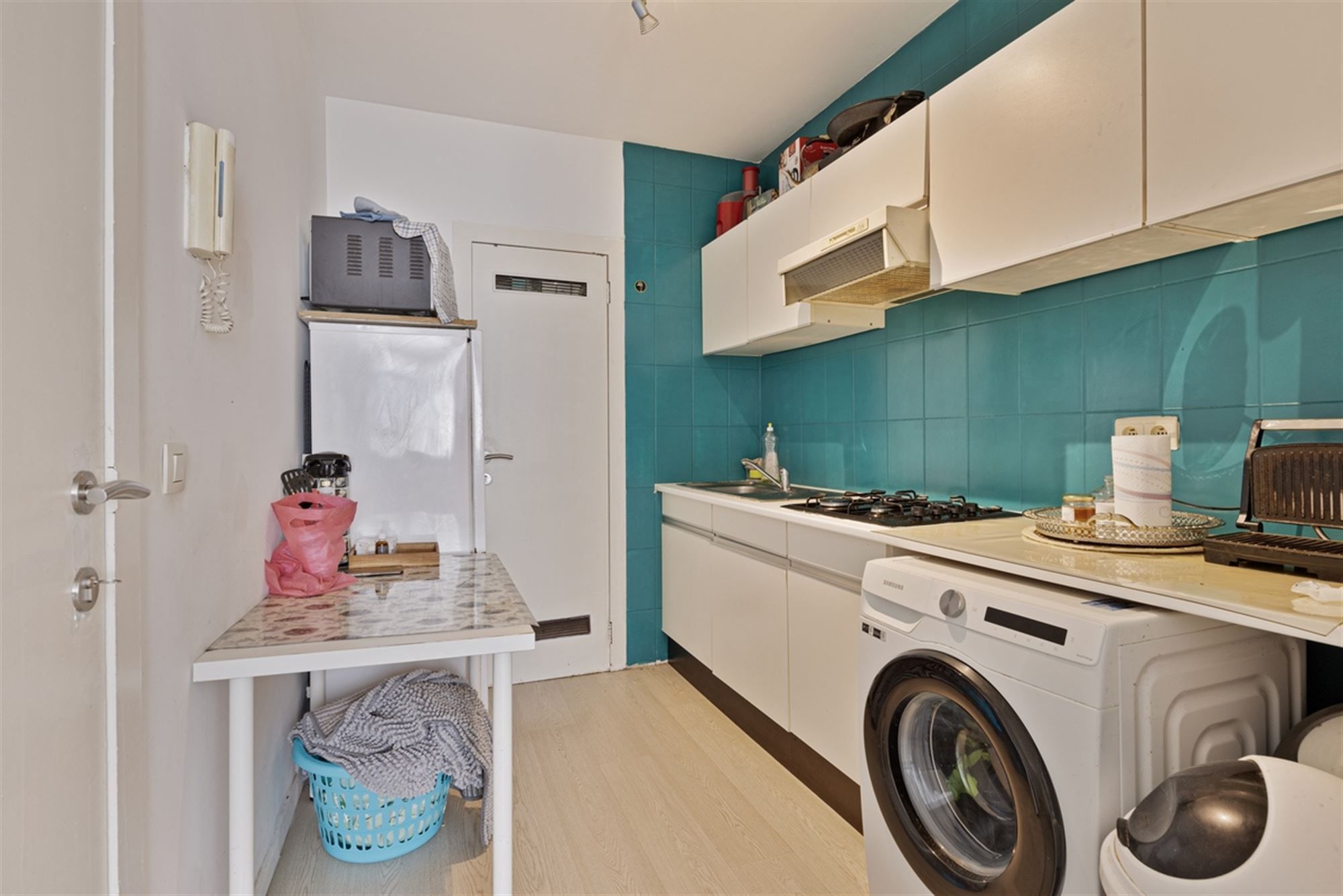 Gerenoveerd appartement met 2 slaapkamers foto 6