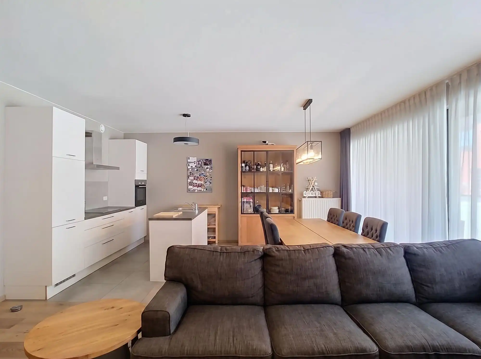 Gelijkvloers appartement met twee slaapkamers foto 3