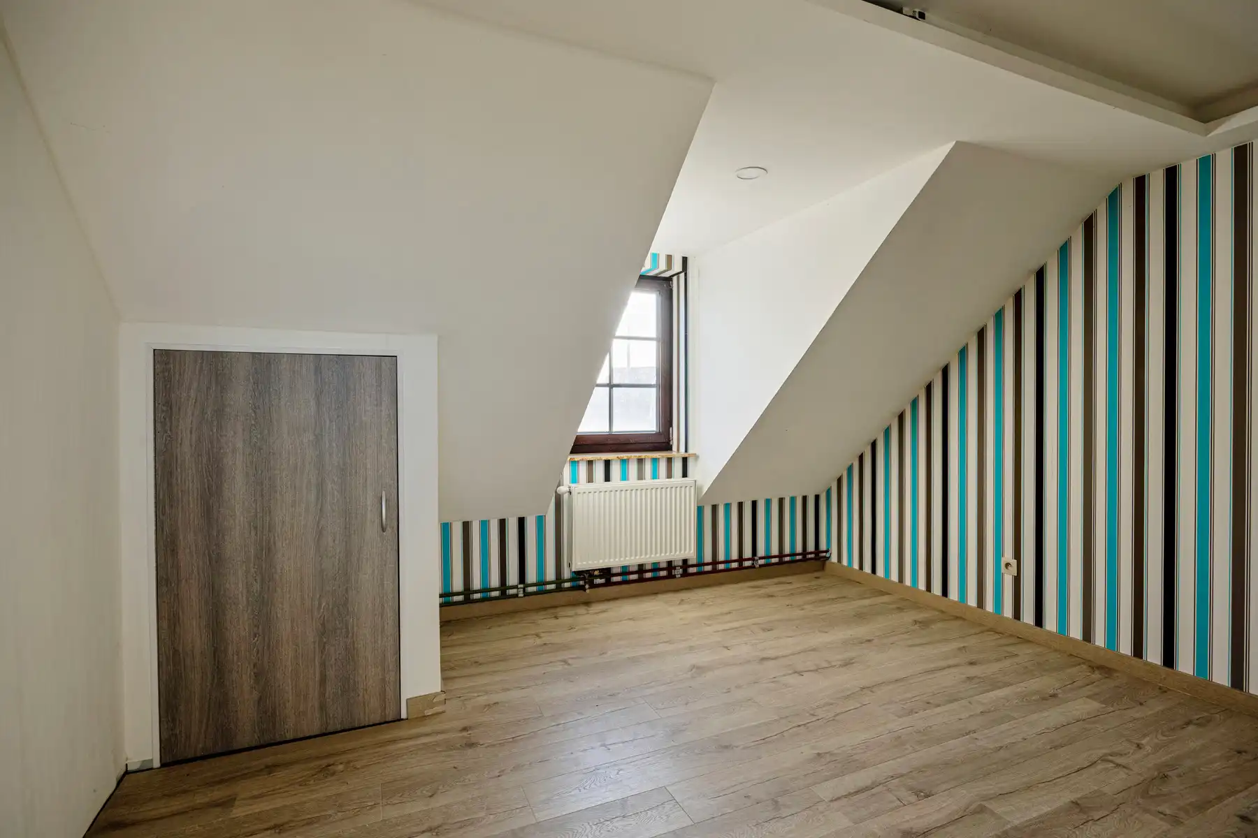 Woning met 4 slaapkamers en garage foto 3