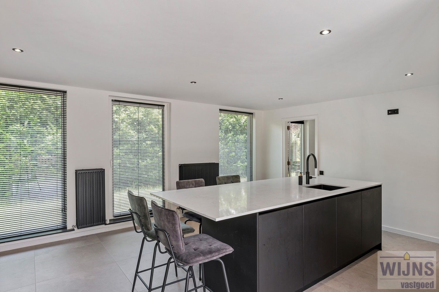 "OPENHUIS" op donderdag 26/06 van 18u tot 19u30!! Prachtige en ruime villa met mogelijk zes slaapkamers gelegen op een toplocatie. foto 32