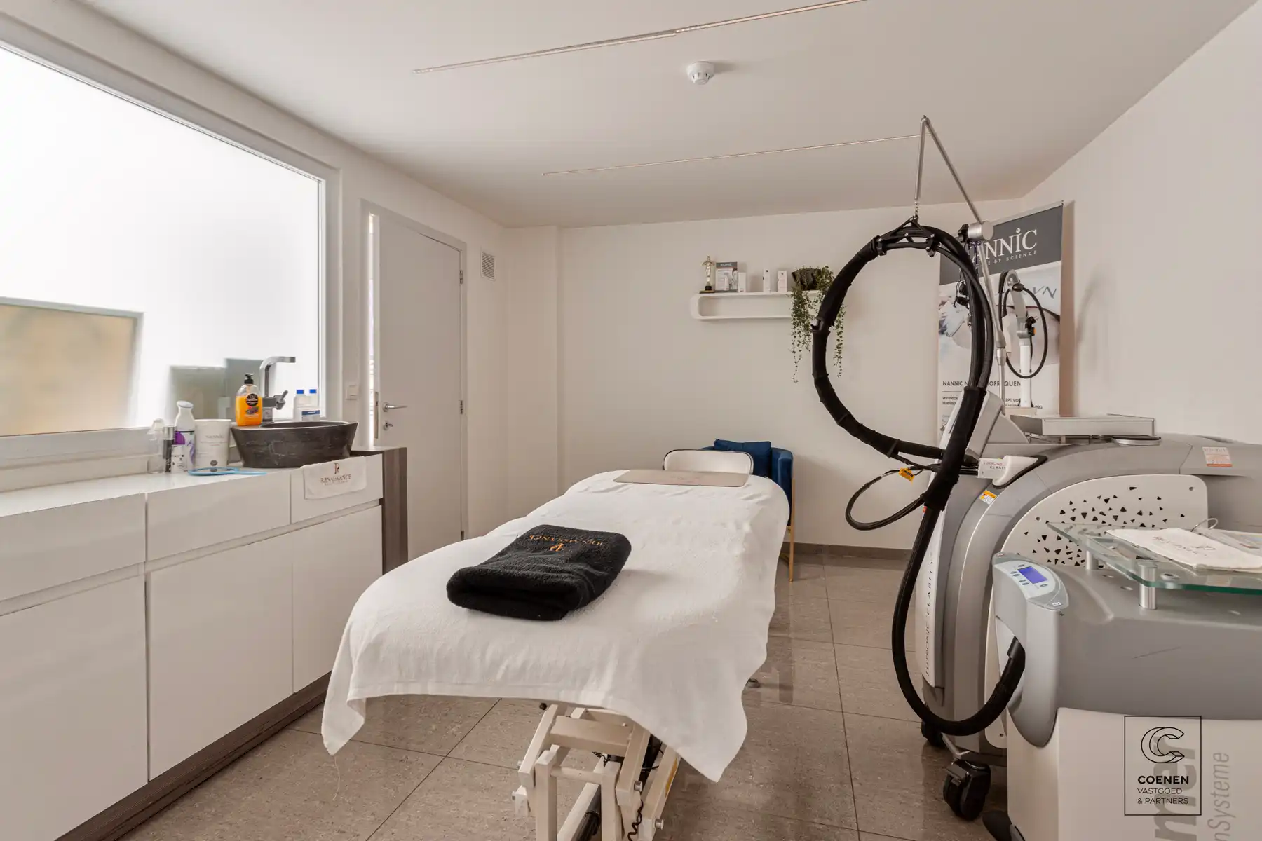 Handelspand met opbrengst te koop in Berchem foto 19