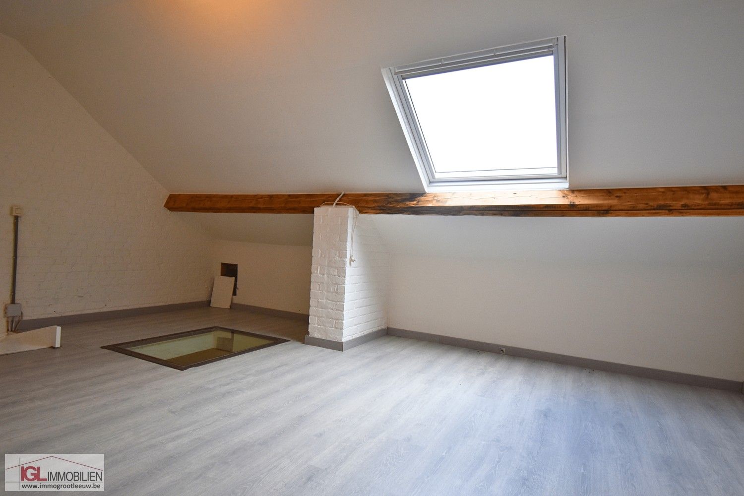 Smaakvol gerenoveerde woning met 3 slaapkamers, tuin en garage foto 18