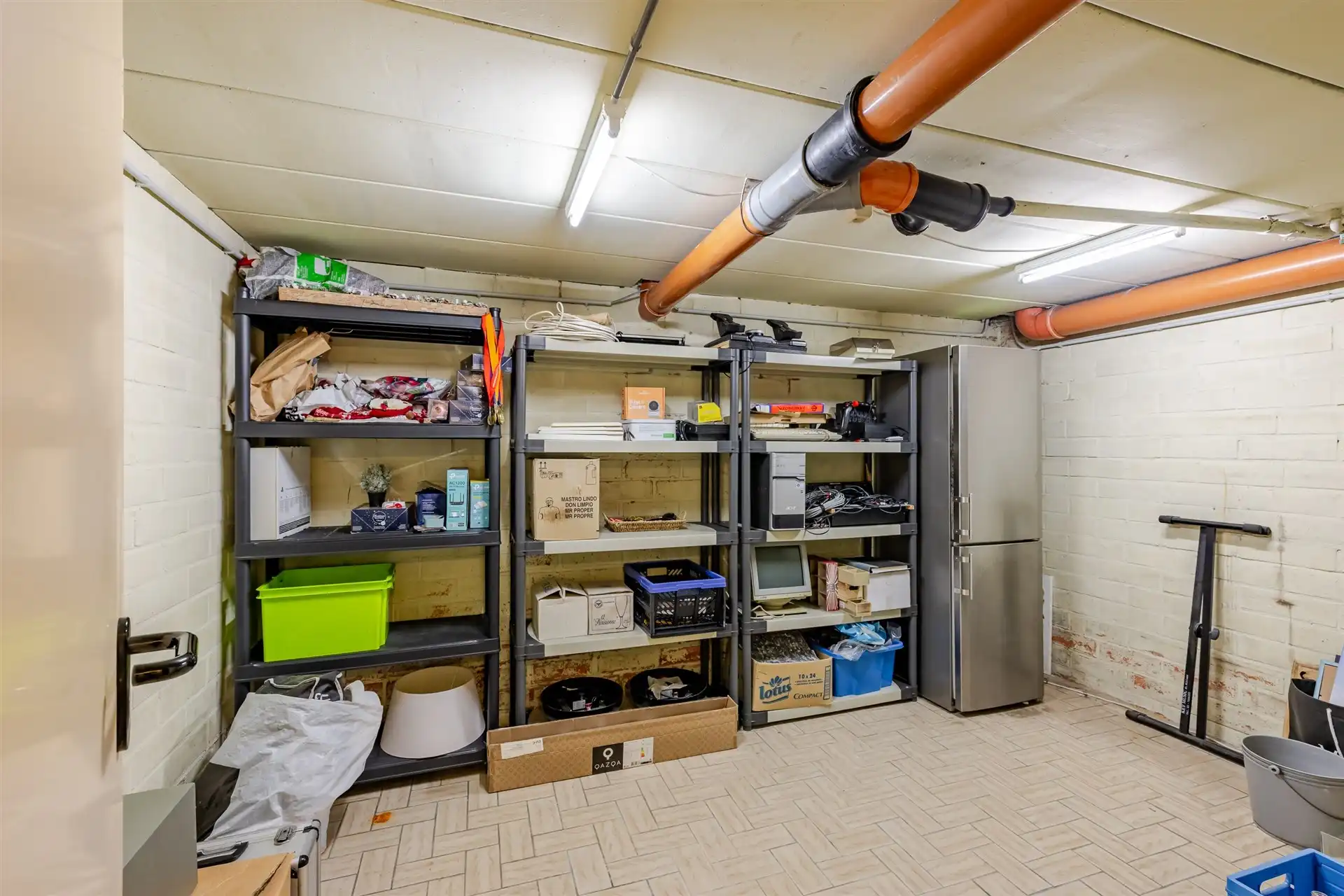 Riante woning met 4 slaapkamers , tuin en praktijk foto 33